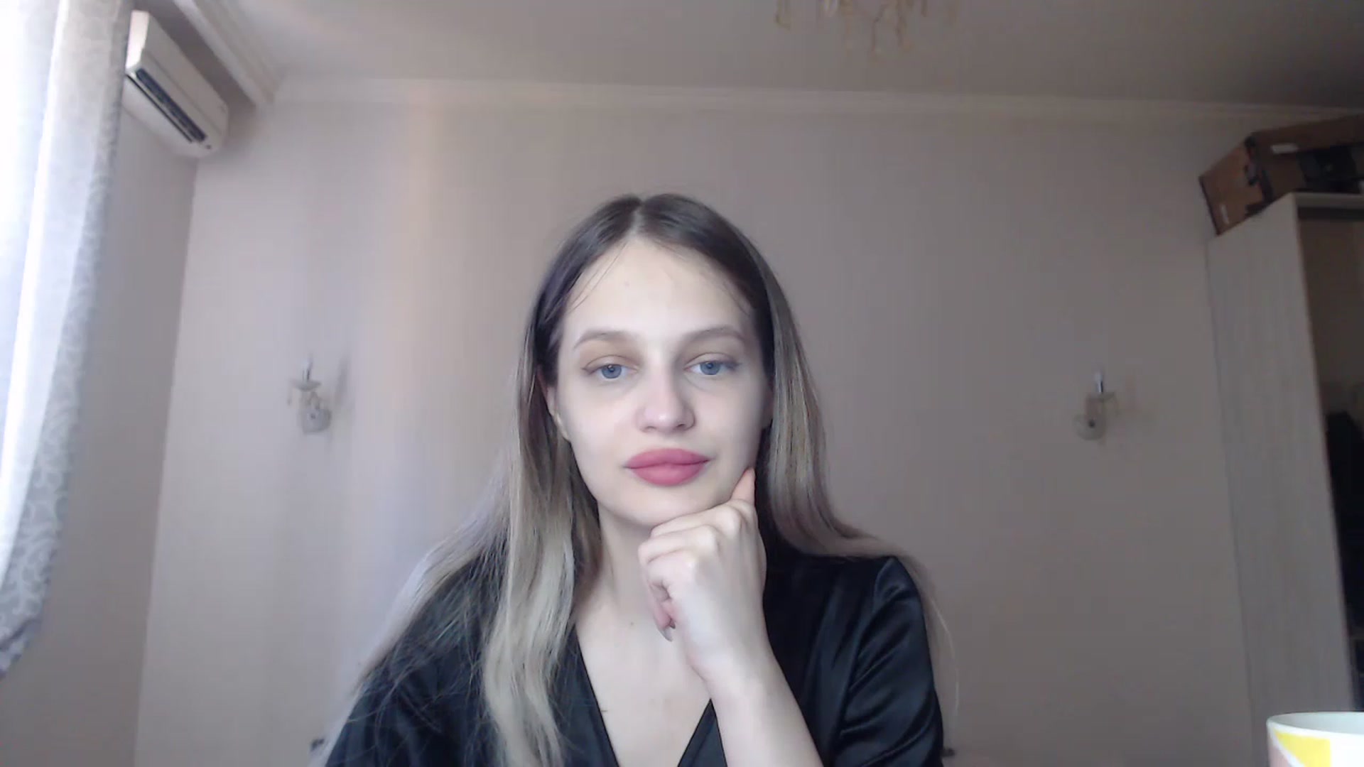 Gallery image thumbnail from Lola_vi's myfreecams stream on, 08/17/2023, 10:38 image 5 of 20
