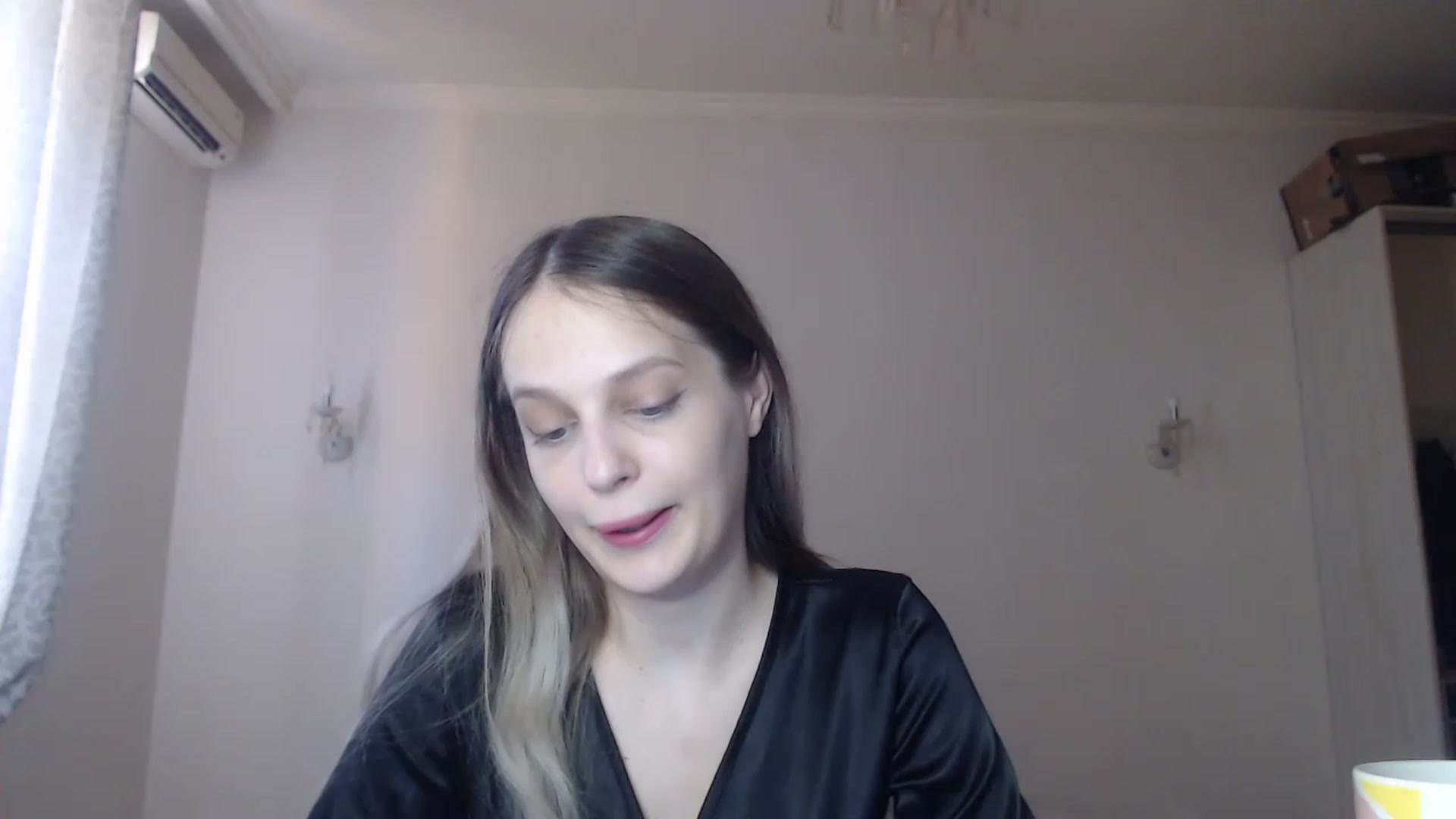 Gallery image thumbnail from Lola_vi's myfreecams stream on, 08/17/2023, 10:38 image 6 of 20
