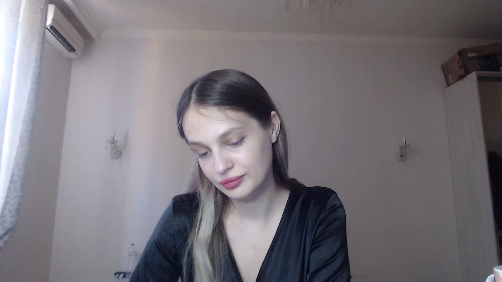 Gallery image thumbnail from Lola_vi's myfreecams stream on, 08/17/2023, 10:38 image 12 of 20