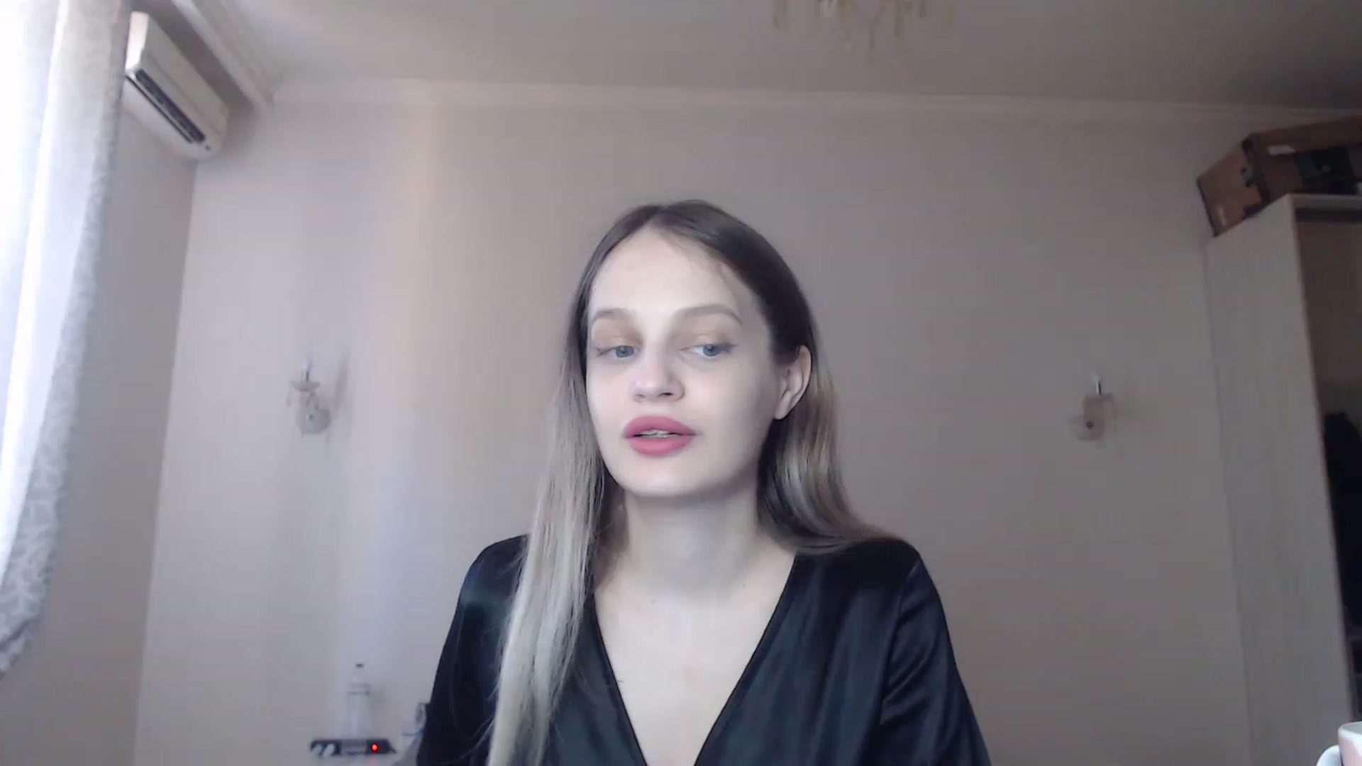 Gallery image thumbnail from Lola_vi's myfreecams stream on, 08/17/2023, 10:38 image 14 of 20