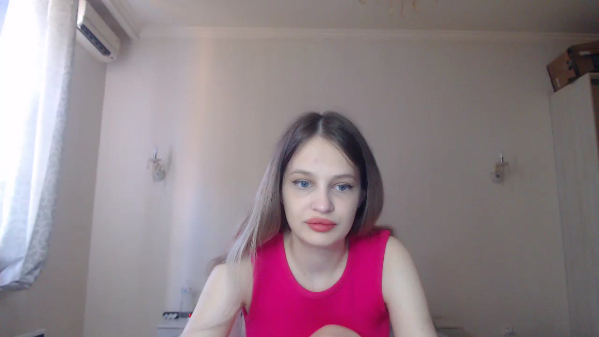 Gallery image thumbnail from Lola_vi's myfreecams stream on, 08/20/2023, 10:43 image 16 of 20