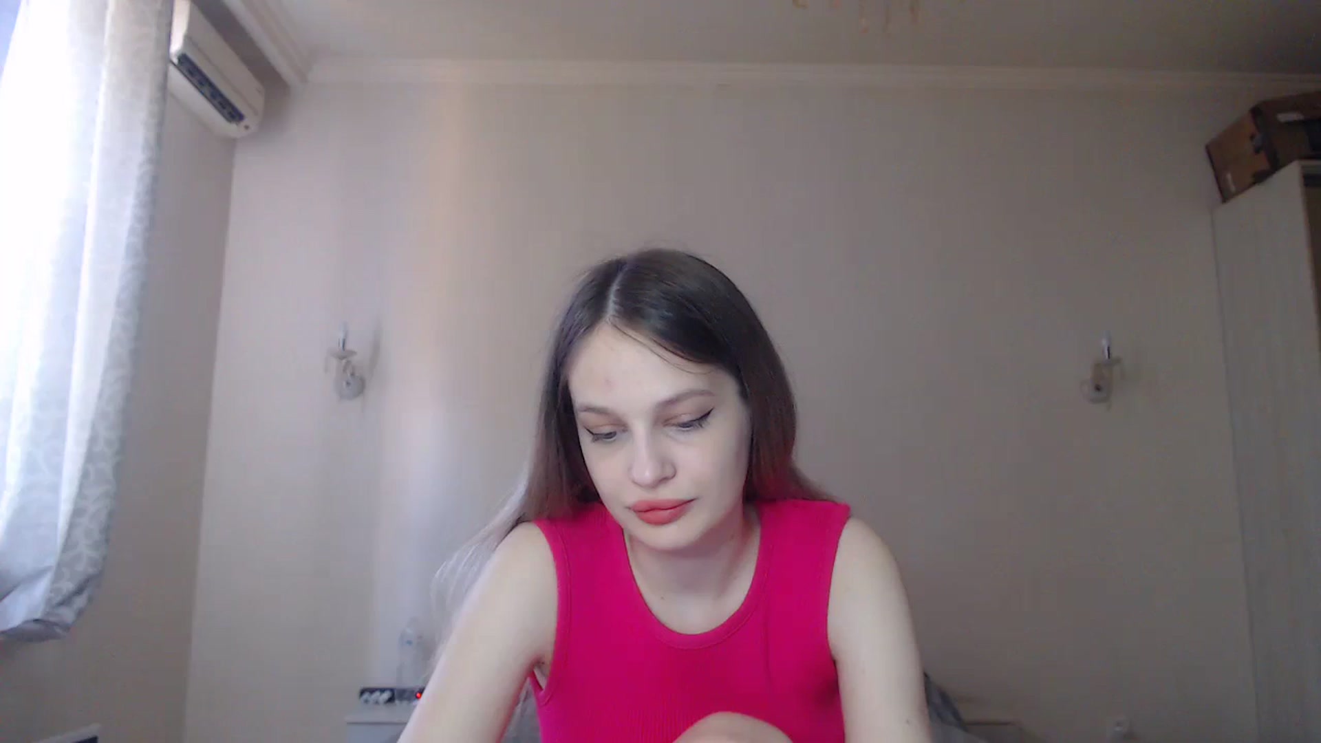Gallery image thumbnail from Lola_vi's myfreecams stream on, 08/20/2023, 10:43 image 11 of 20