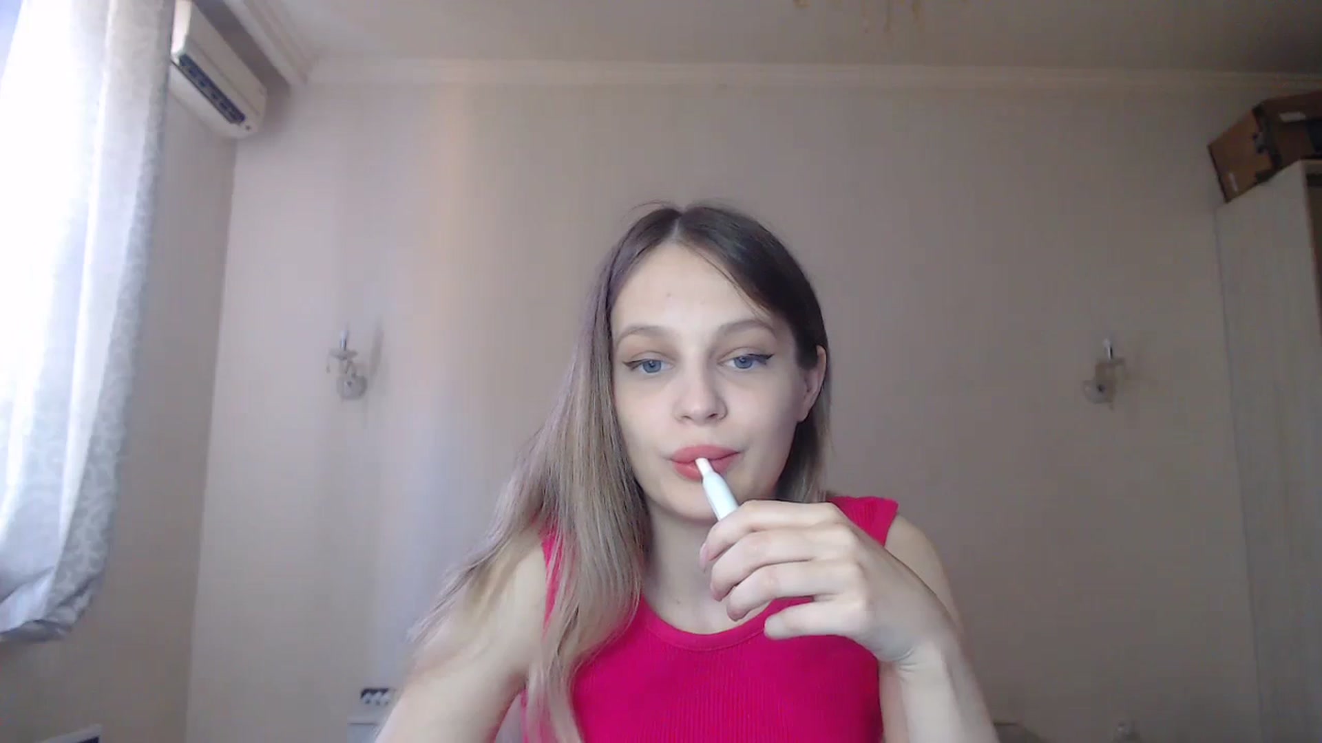 Gallery image thumbnail from Lola_vi's myfreecams stream on, 08/20/2023, 11:32 image 4 of 20