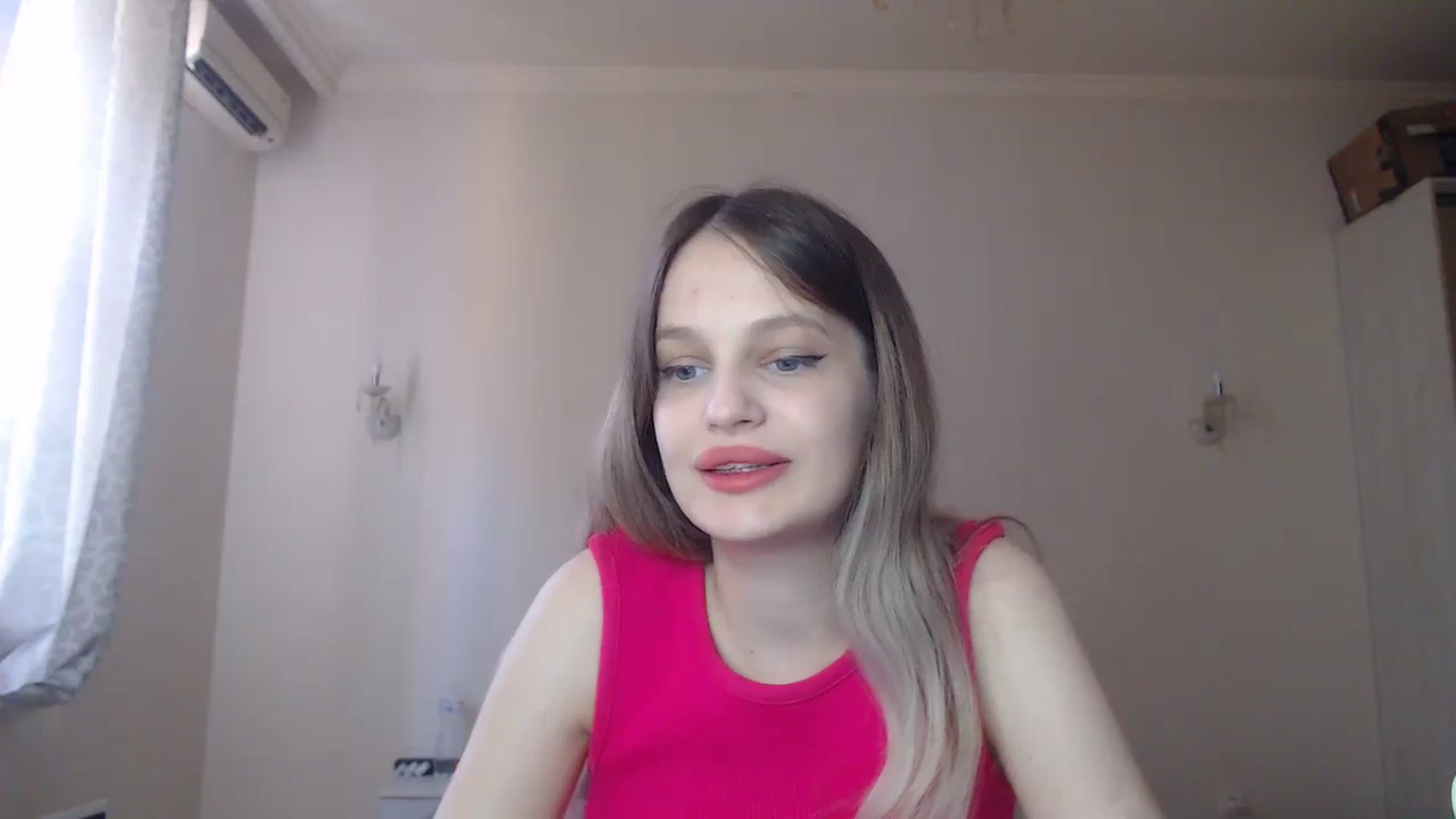 Gallery image thumbnail from Lola_vi's myfreecams stream on, 08/20/2023, 11:32 image 14 of 20
