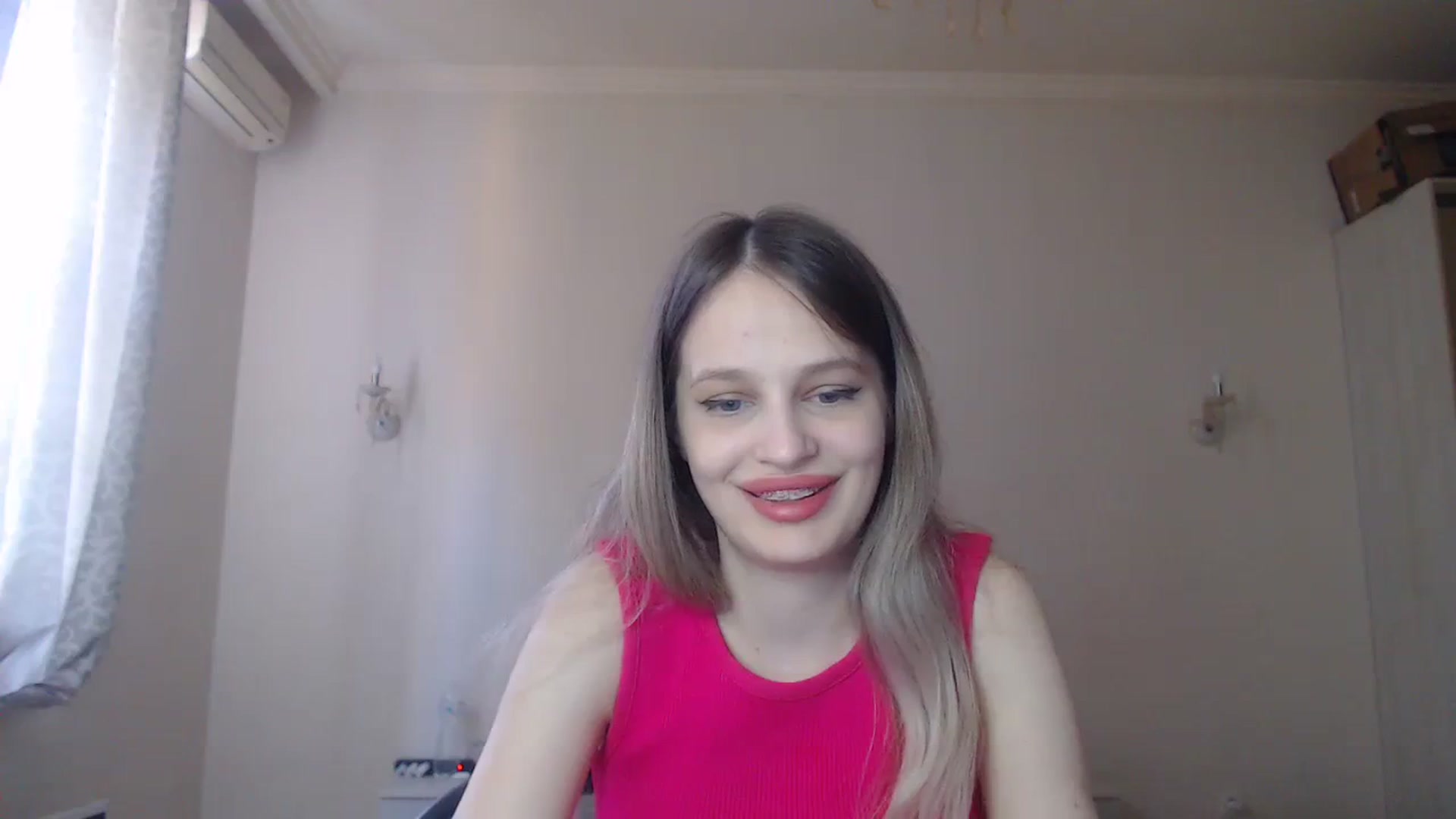 Gallery image thumbnail from Lola_vi's myfreecams stream on, 08/20/2023, 11:32 image 20 of 20