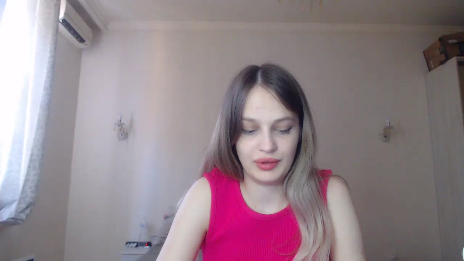 Gallery image thumbnail from Lola_vi's myfreecams stream on, 08/20/2023, 11:32 image 16 of 20