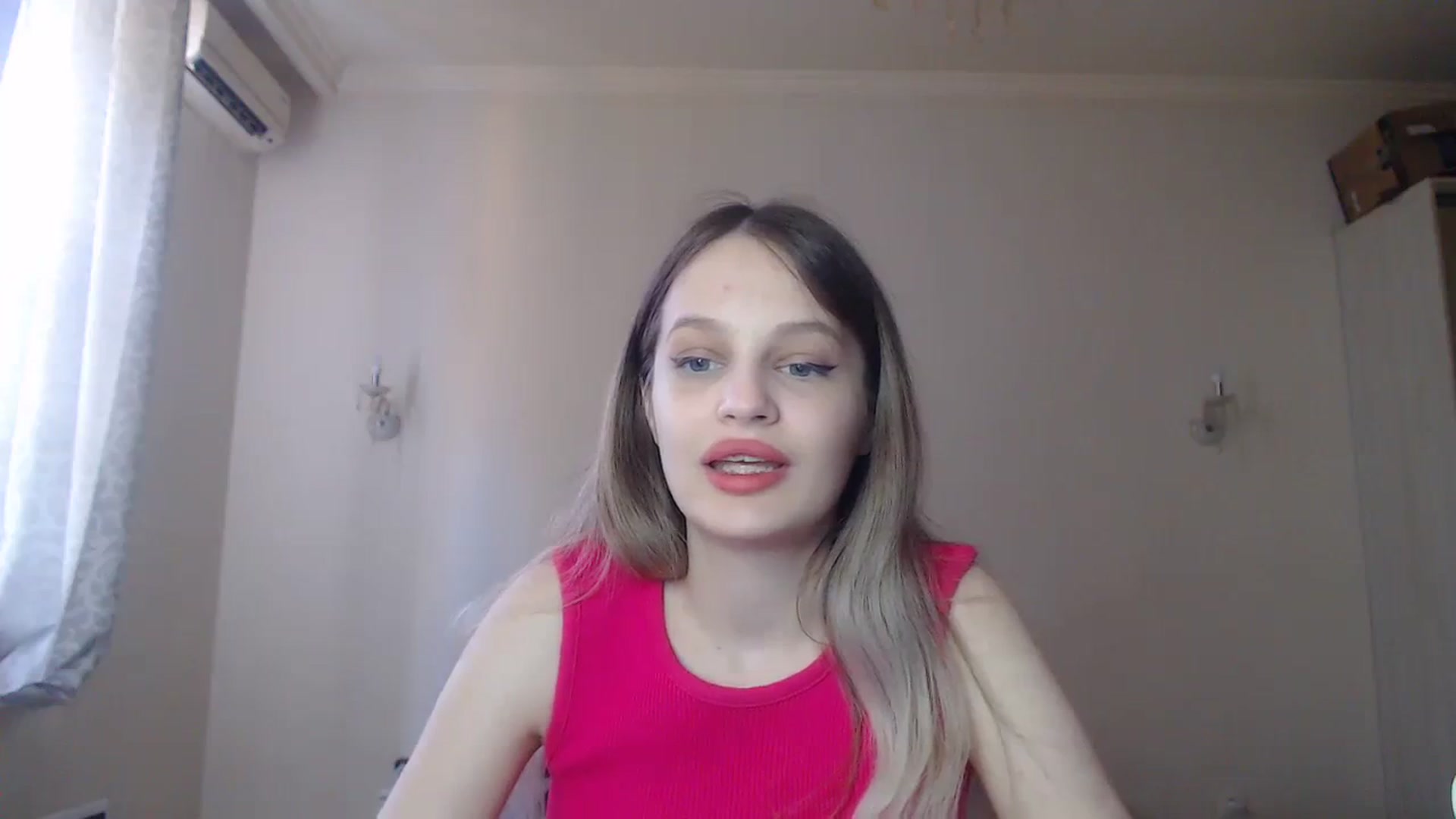 Gallery image thumbnail from Lola_vi's myfreecams stream on, 08/20/2023, 11:32 image 17 of 20