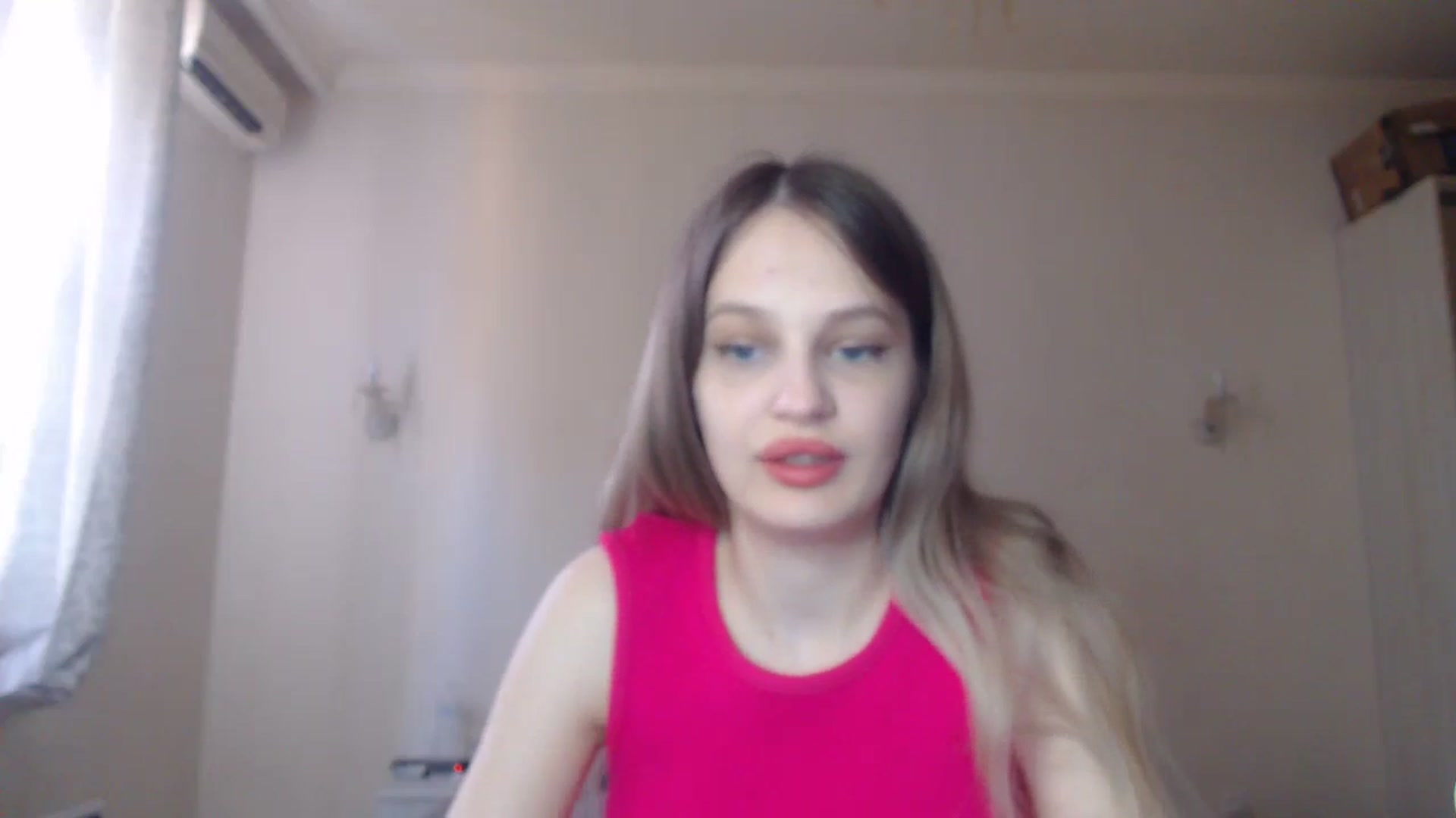 Gallery image thumbnail from Lola_vi's myfreecams stream on, 08/20/2023, 11:32 image 10 of 20