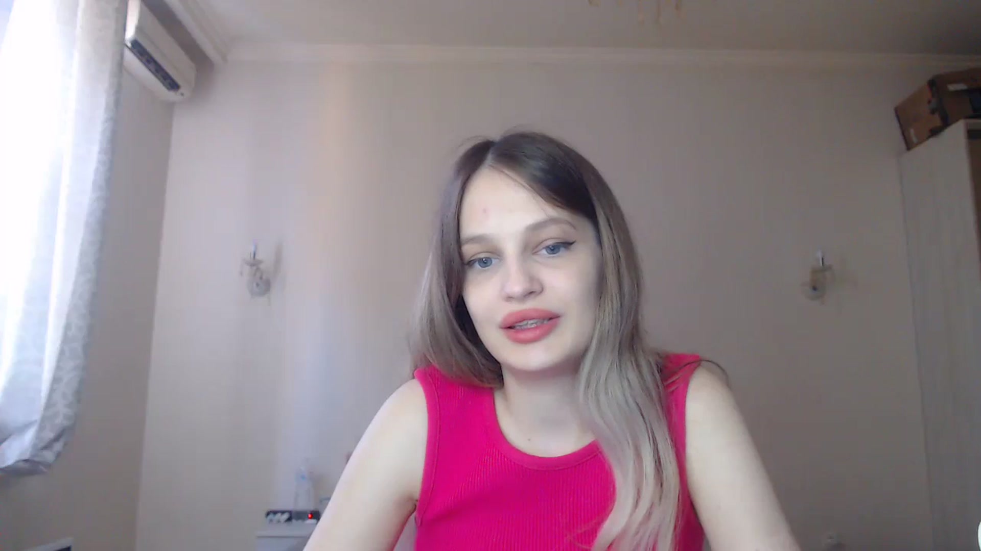Gallery image thumbnail from Lola_vi's myfreecams stream on, 08/20/2023, 11:32 image 15 of 20