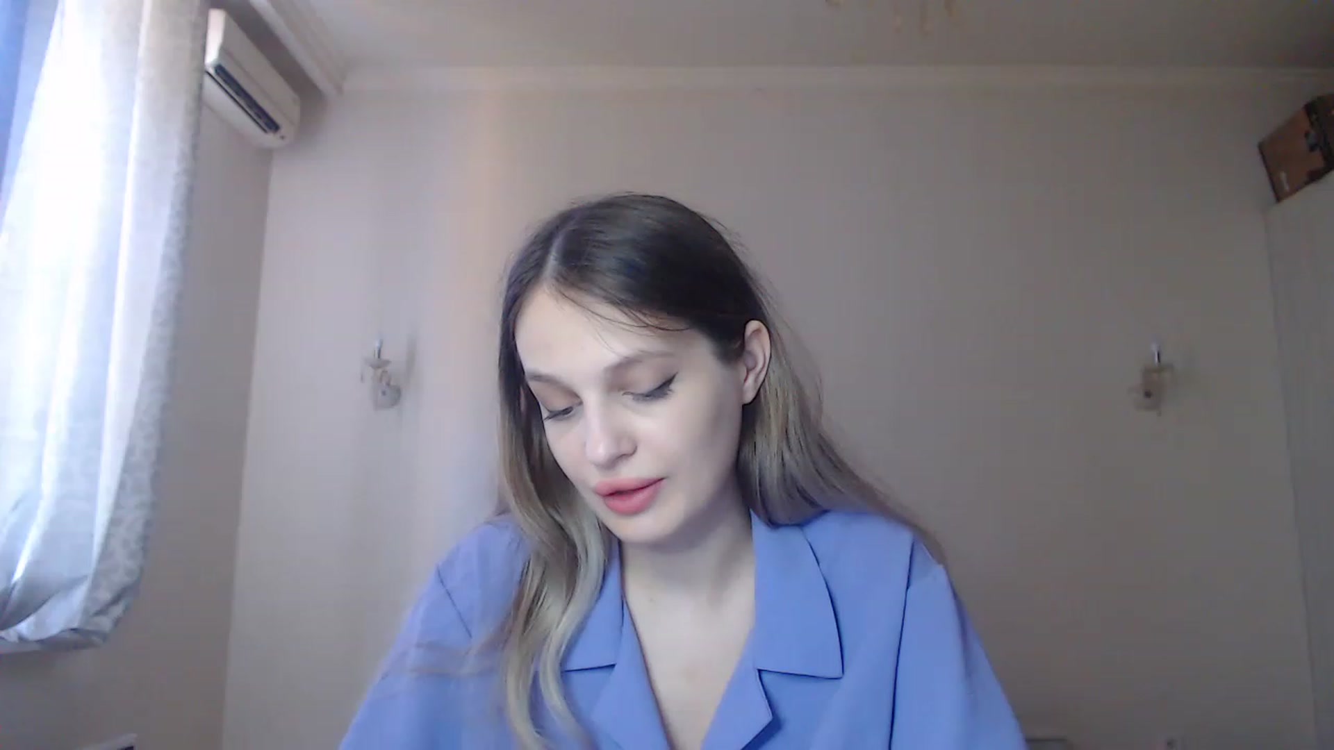 Gallery image thumbnail from Lola_vi's myfreecams stream on, 08/21/2023, 11:33 image 7 of 20