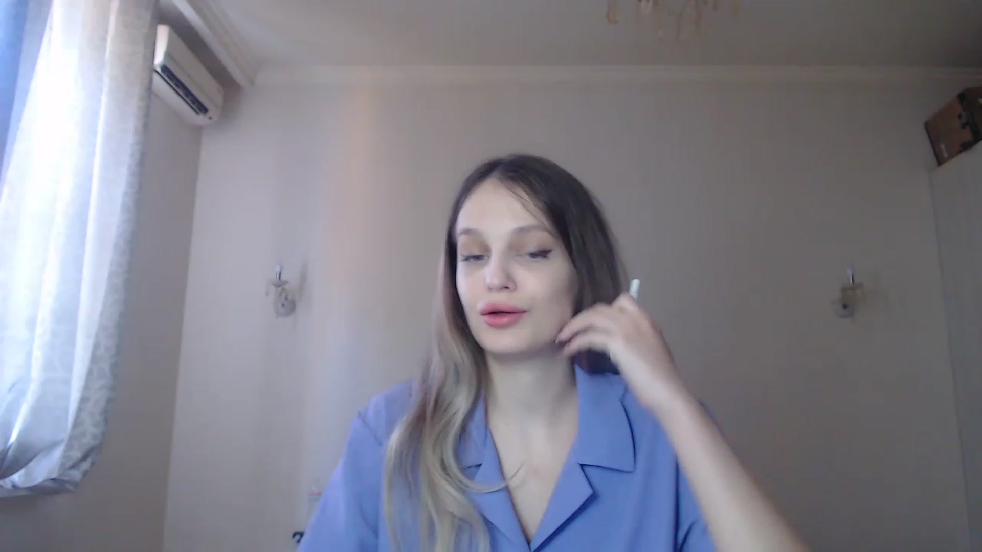Gallery image thumbnail from Lola_vi's myfreecams stream on, 08/21/2023, 11:33 image 15 of 20