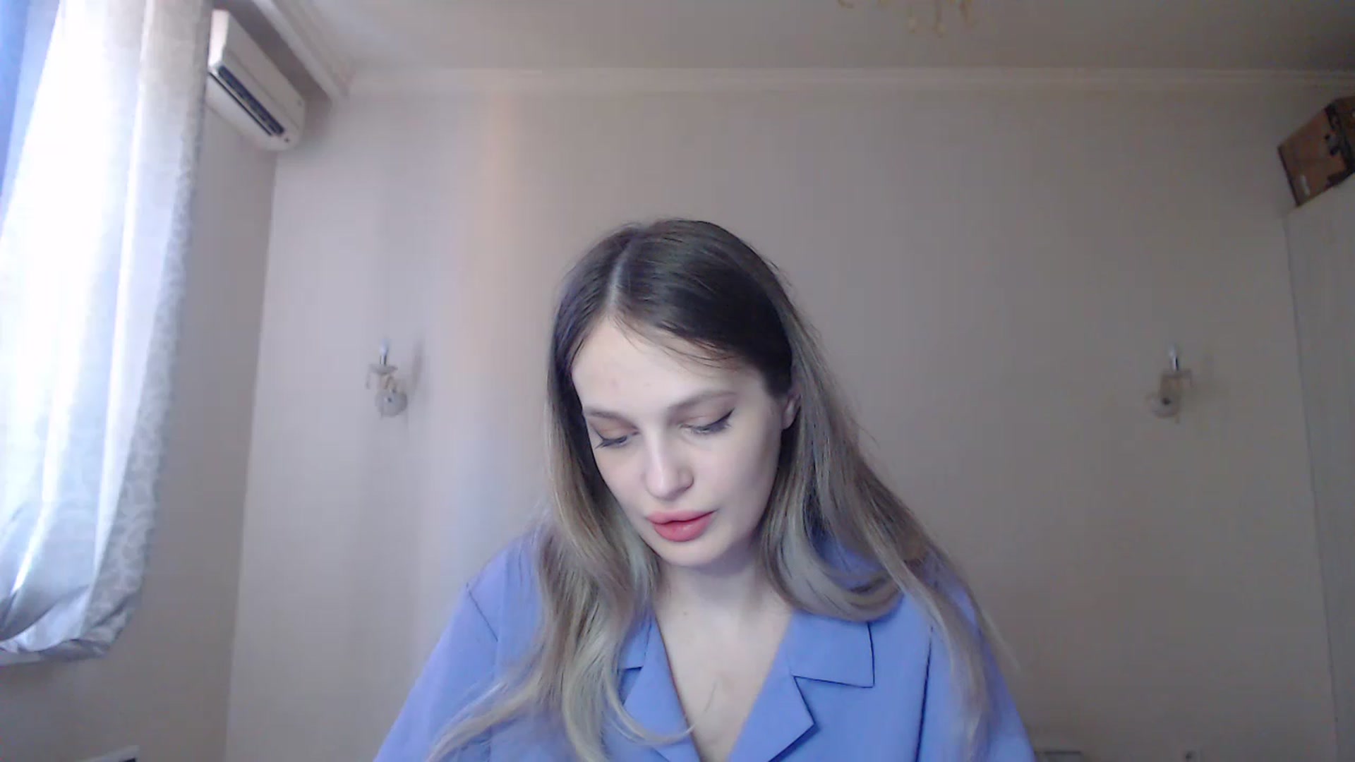 Gallery image thumbnail from Lola_vi's myfreecams stream on, 08/21/2023, 11:33 image 14 of 20