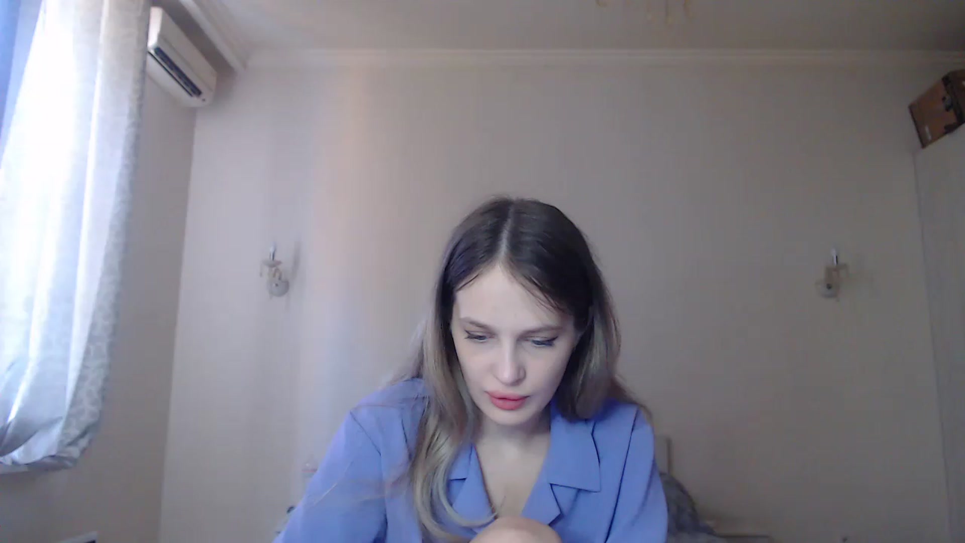 Gallery image thumbnail from Lola_vi's myfreecams stream on, 08/21/2023, 11:33 image 10 of 20