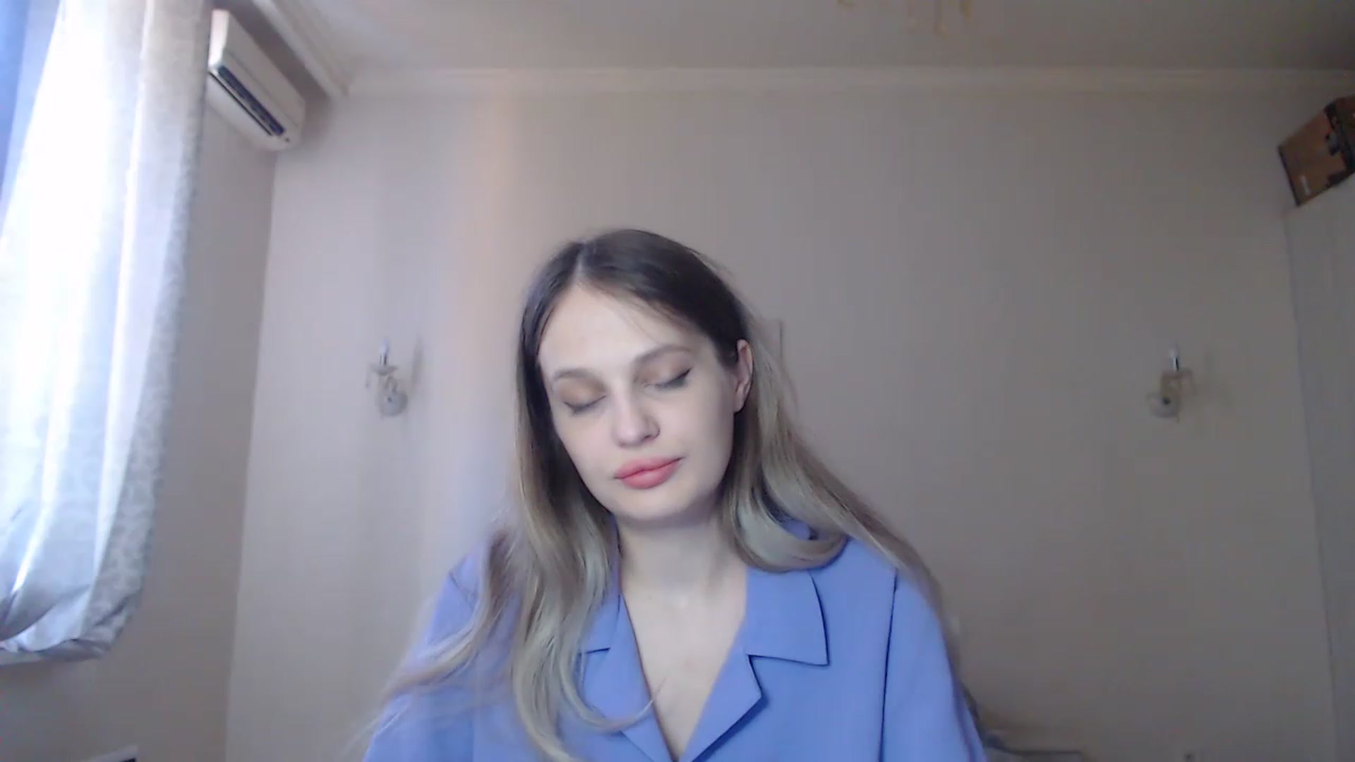 Gallery image thumbnail from Lola_vi's myfreecams stream on, 08/21/2023, 11:33 image 12 of 20