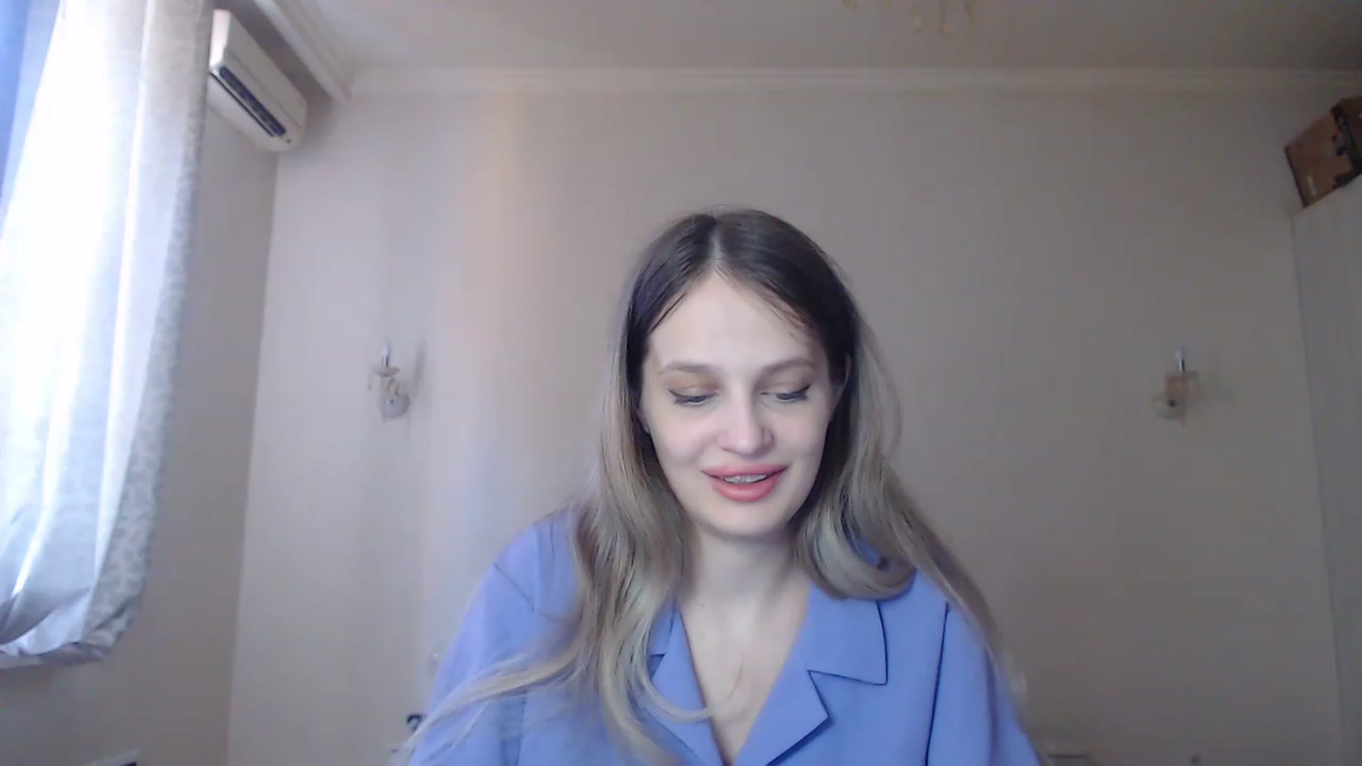 Gallery image thumbnail from Lola_vi's myfreecams stream on, 08/21/2023, 11:33 image 13 of 20