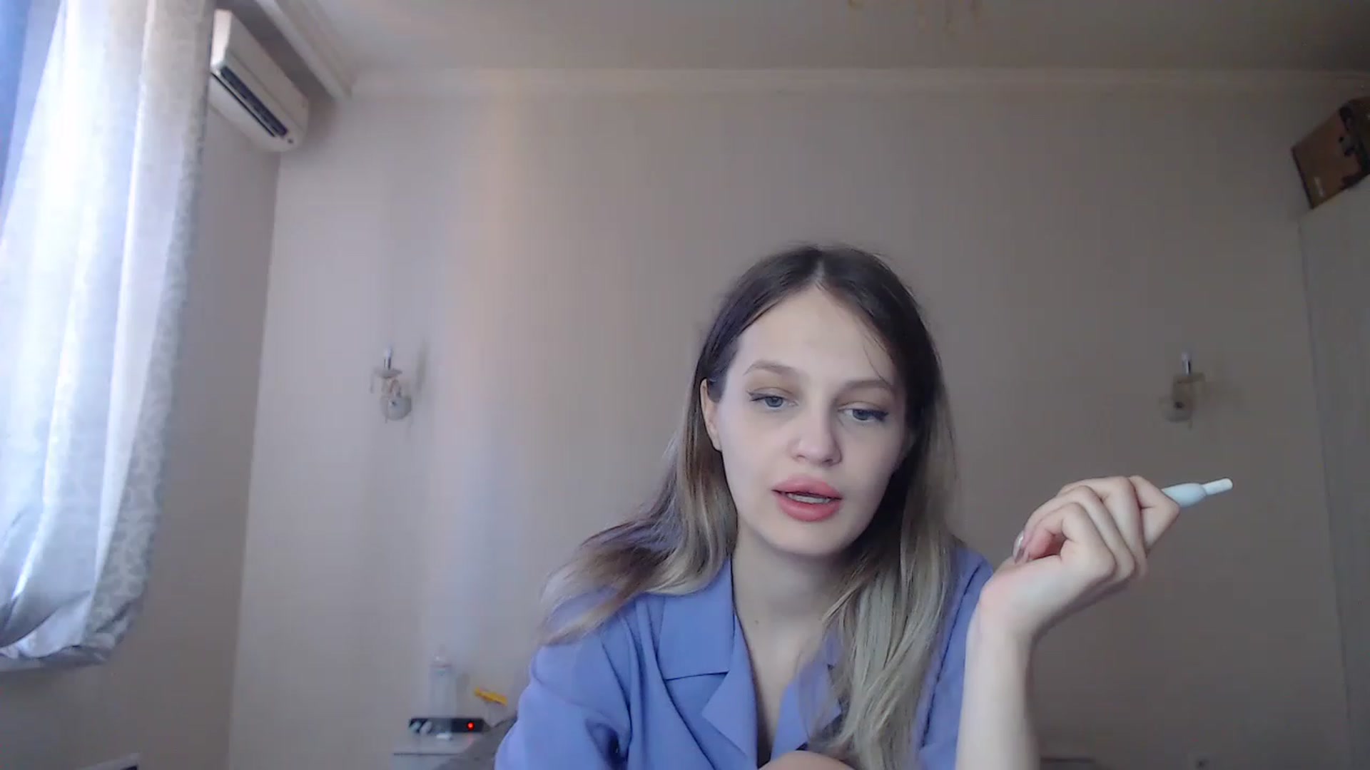 Gallery image thumbnail from Lola_vi's myfreecams stream on, 08/21/2023, 11:33 image 5 of 20