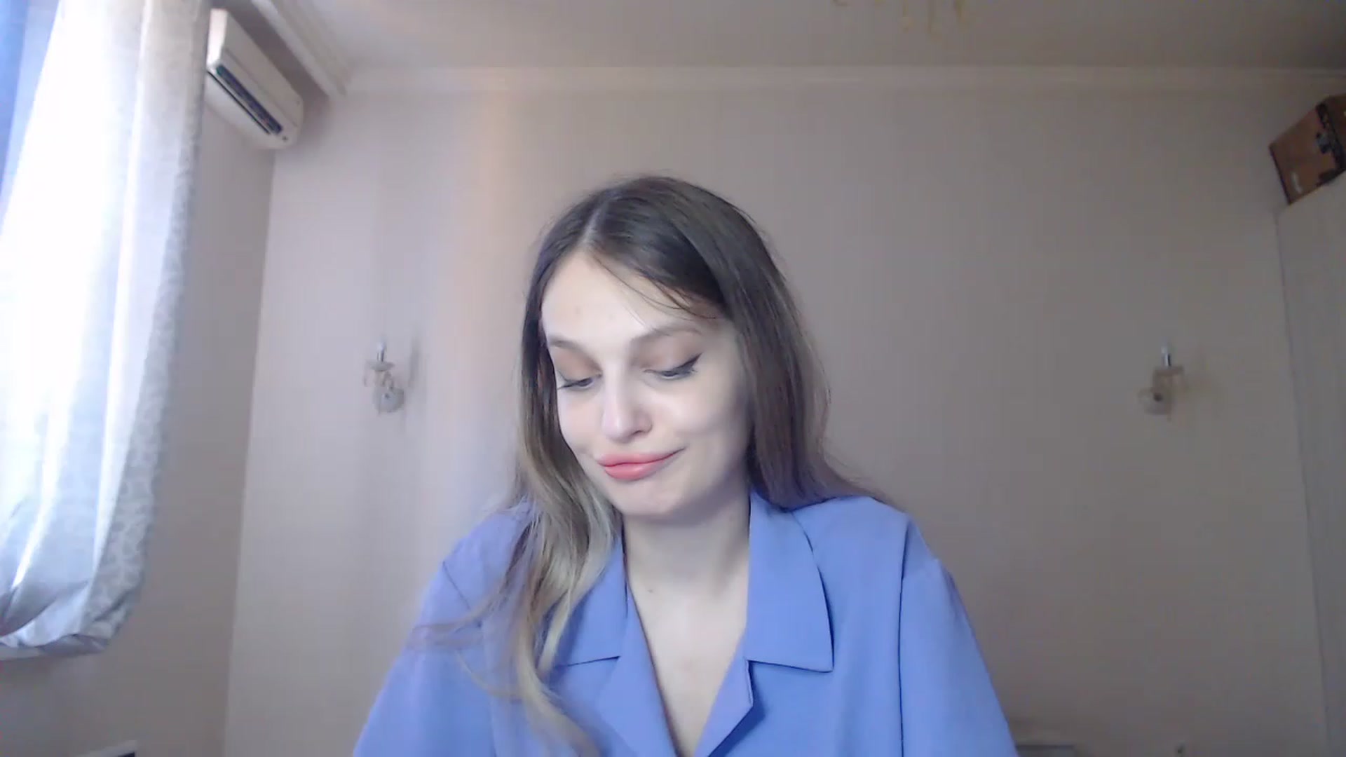 Gallery image thumbnail from Lola_vi's myfreecams stream on, 08/21/2023, 11:33 image 6 of 20