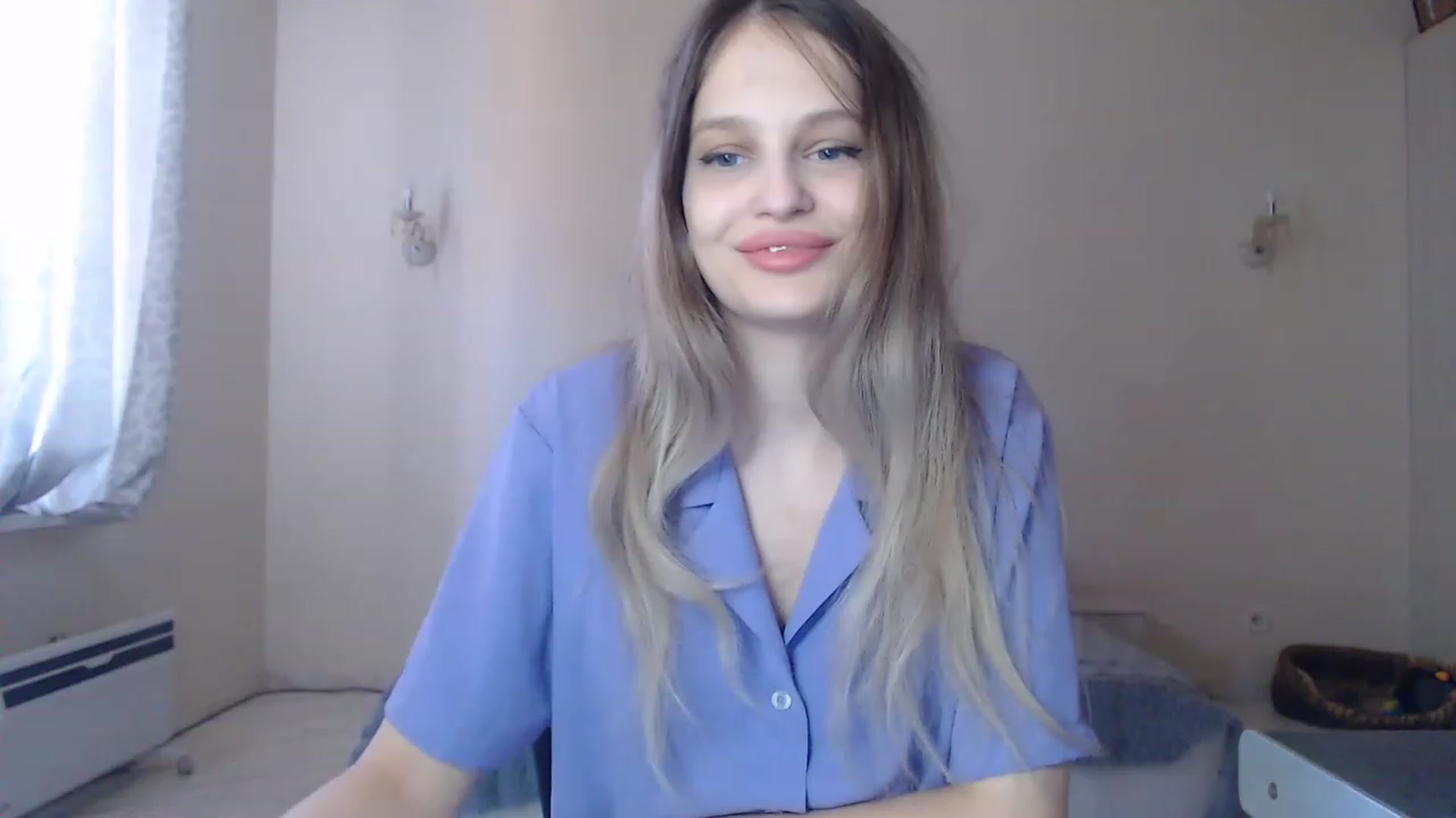 Gallery image thumbnail from Lola_vi's myfreecams stream on, 08/21/2023, 11:33 image 18 of 20