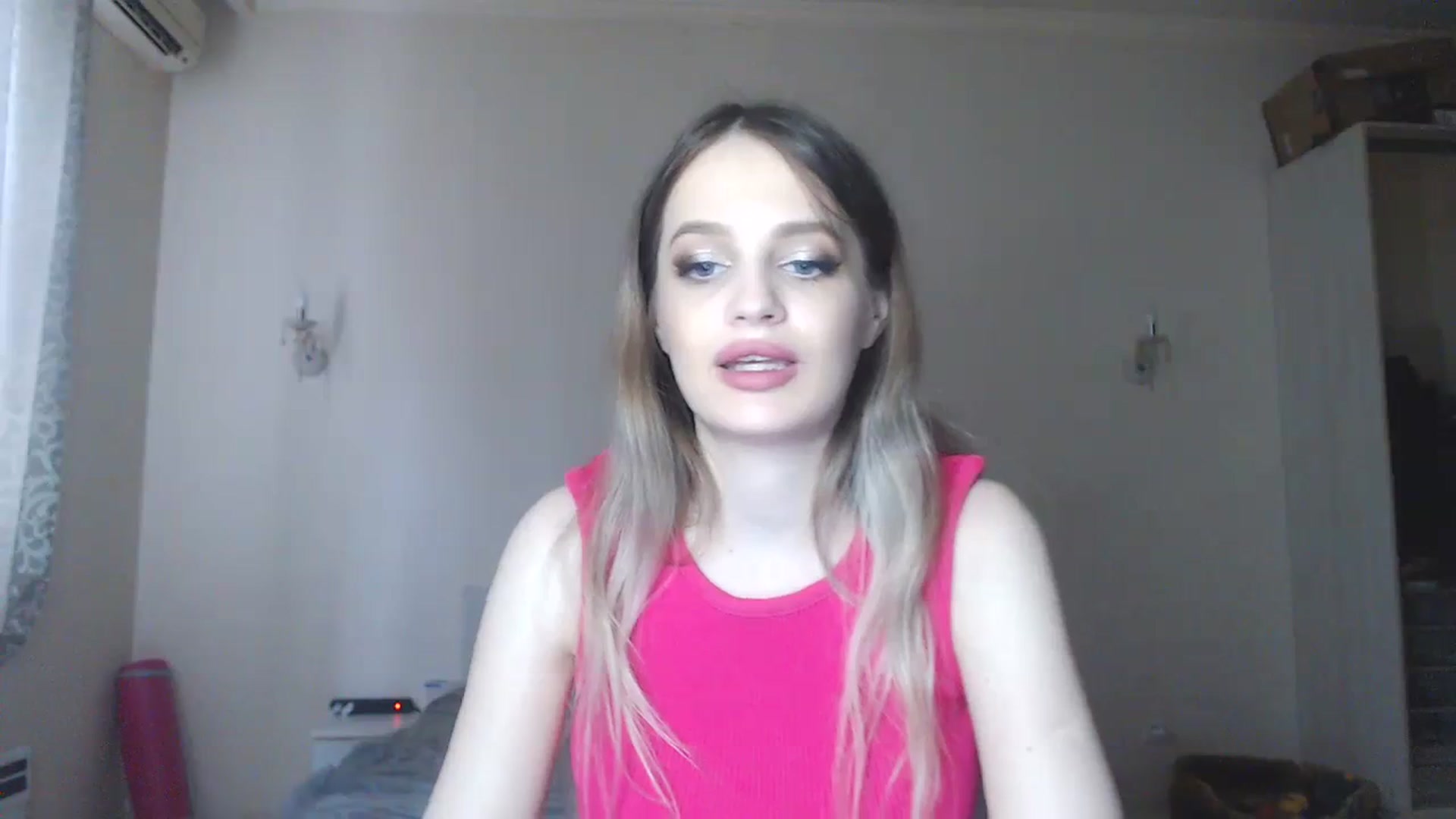 Gallery image thumbnail from Lola_vi's myfreecams stream on, 08/24/2023, 13:02 image 19 of 20