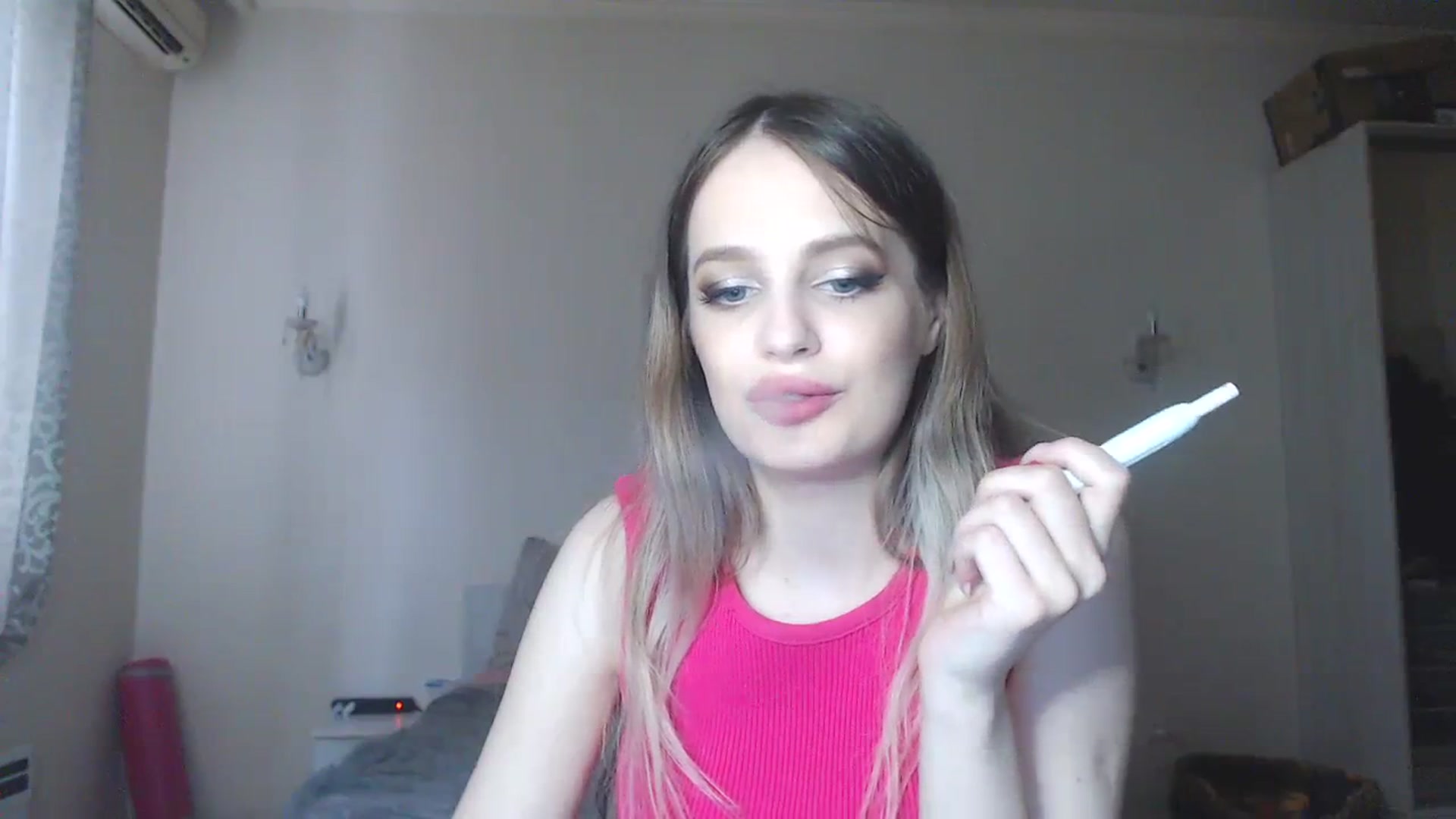 Gallery image thumbnail from Lola_vi's myfreecams stream on, 08/24/2023, 13:02 image 16 of 20