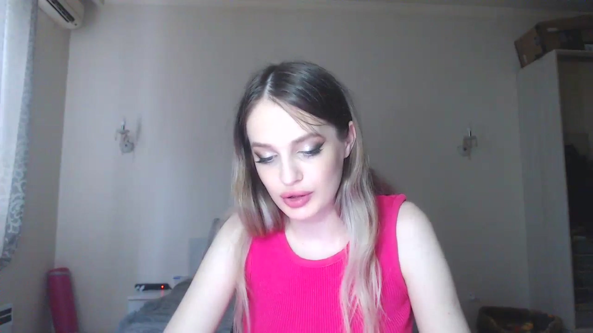 Gallery image thumbnail from Lola_vi's myfreecams stream on, 08/24/2023, 13:02 image 10 of 20