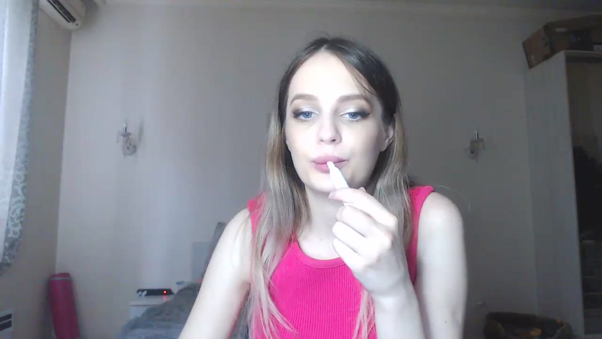 Gallery image thumbnail from Lola_vi's myfreecams stream on, 08/24/2023, 13:02 image 15 of 20