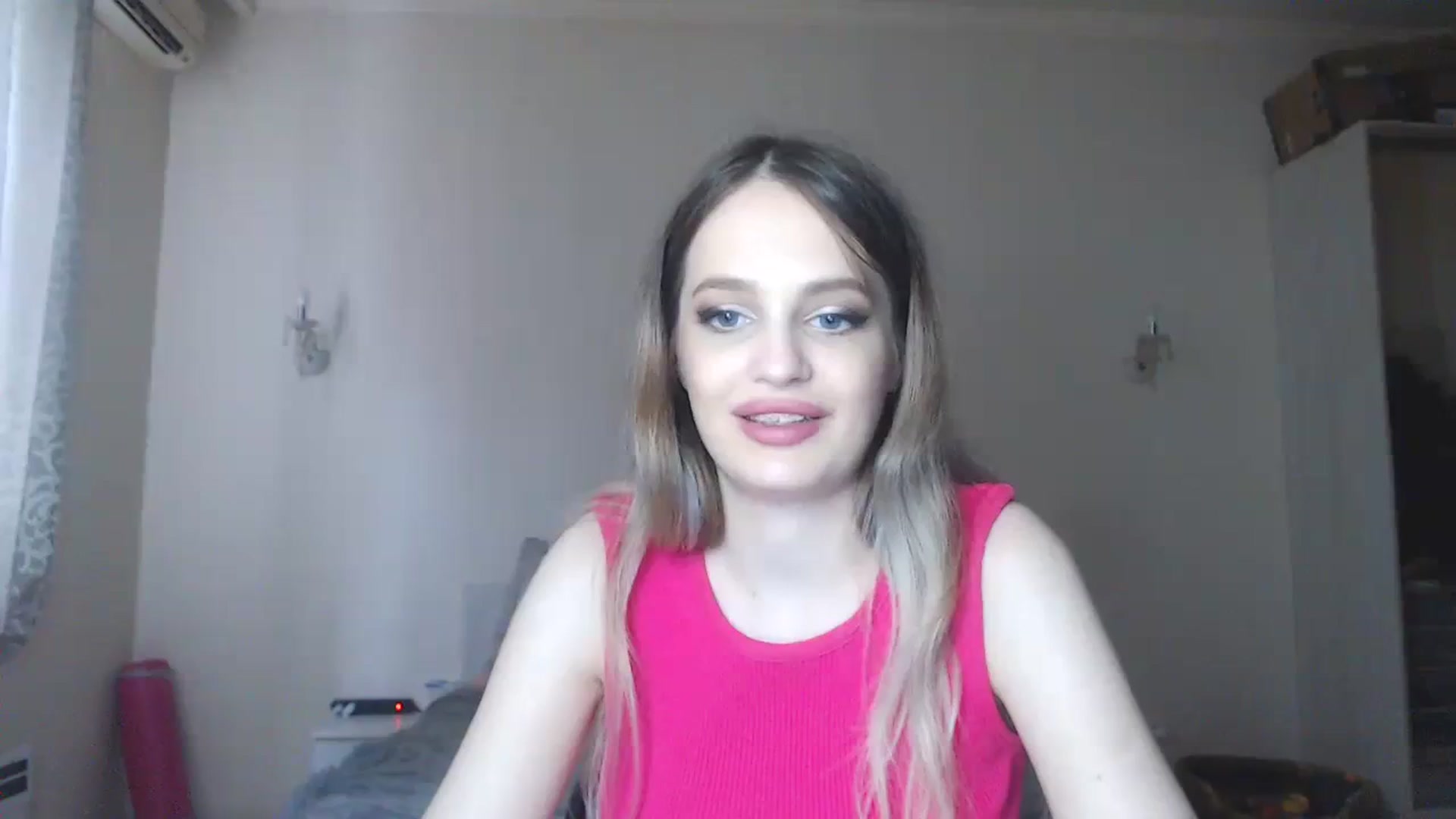 Gallery image thumbnail from Lola_vi's myfreecams stream on, 08/24/2023, 13:02 image 8 of 20