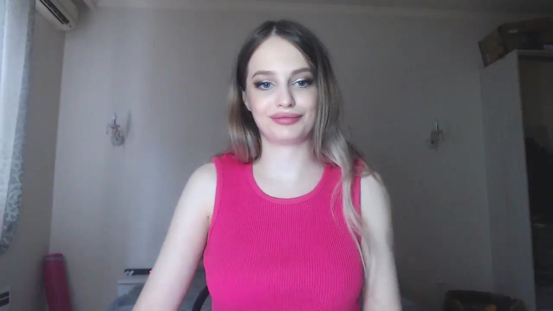 Gallery image thumbnail from Lola_vi's myfreecams stream on, 08/24/2023, 13:02 image 4 of 20