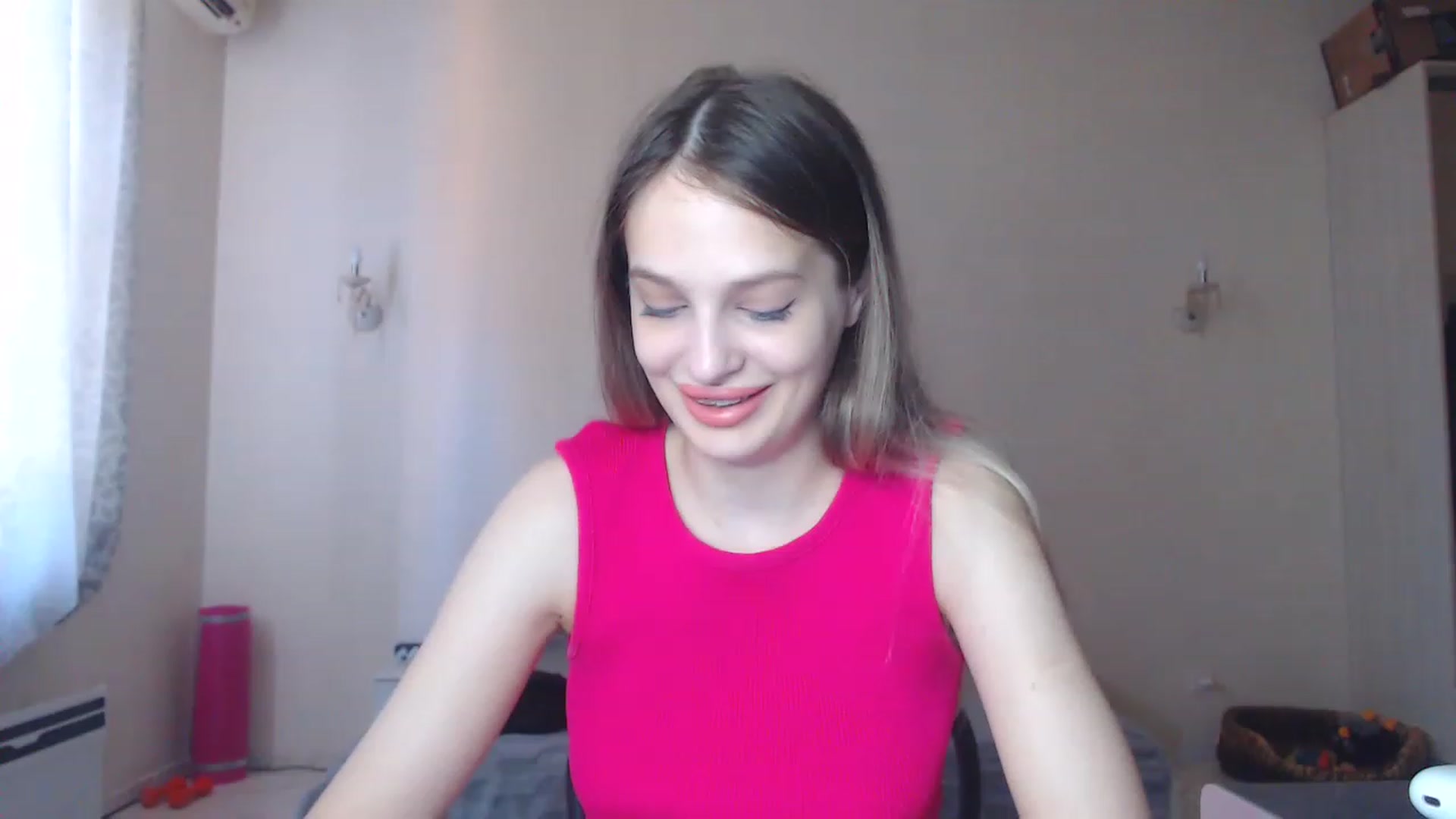 Gallery image thumbnail from Lola_vi's myfreecams stream on, 08/27/2023, 11:45 image 4 of 20