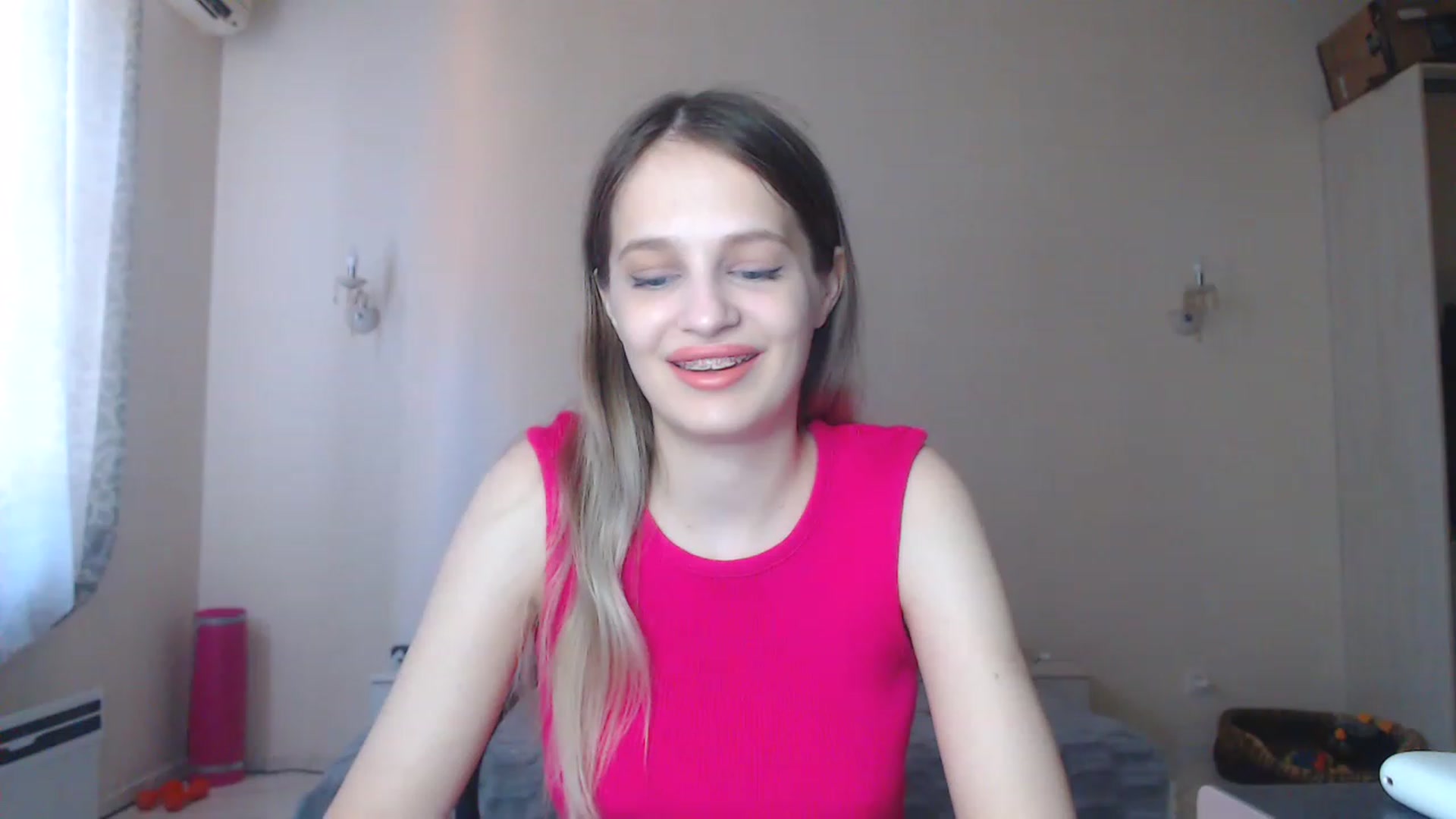 Gallery image thumbnail from Lola_vi's myfreecams stream on, 08/27/2023, 11:45 image 11 of 20