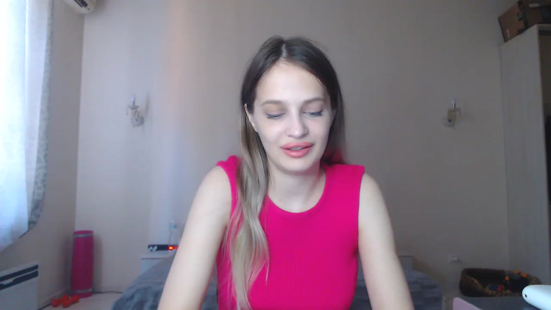 Gallery image thumbnail from Lola_vi's myfreecams stream on, 08/27/2023, 11:45 image 12 of 20