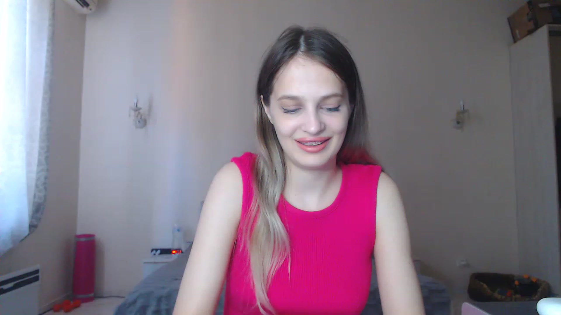 Gallery image thumbnail from Lola_vi's myfreecams stream on, 08/27/2023, 11:45 image 14 of 20