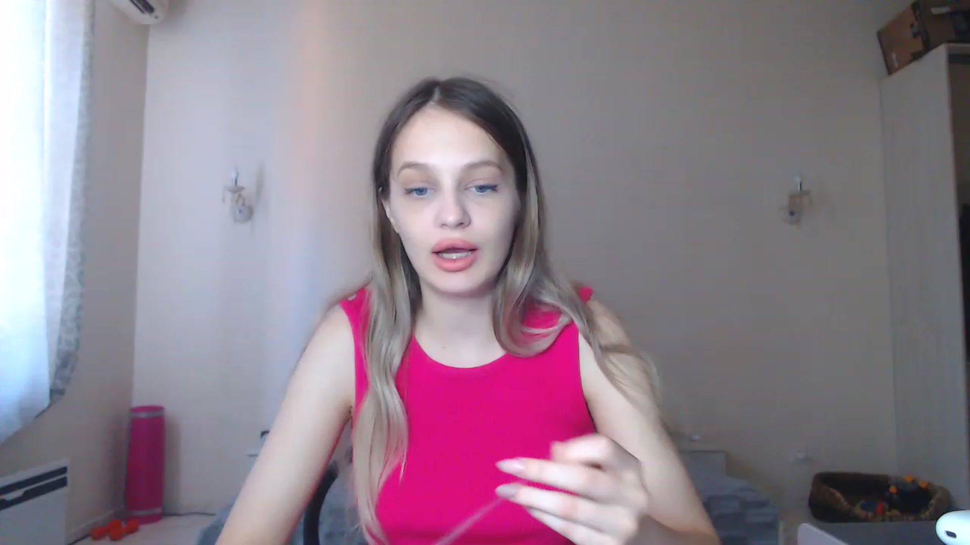 Gallery image thumbnail from Lola_vi's myfreecams stream on, 08/27/2023, 11:45 image 10 of 20