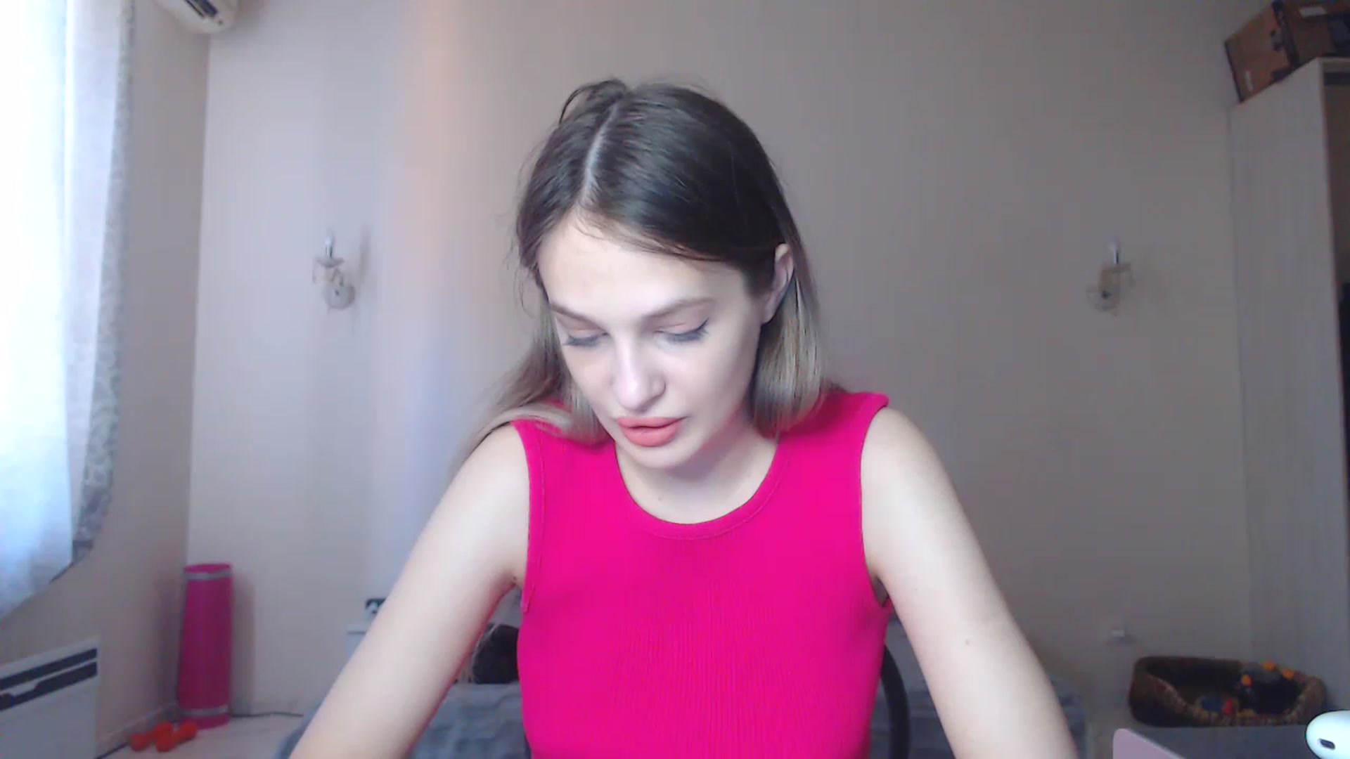 Gallery image thumbnail from Lola_vi's myfreecams stream on, 08/27/2023, 11:45 image 6 of 20