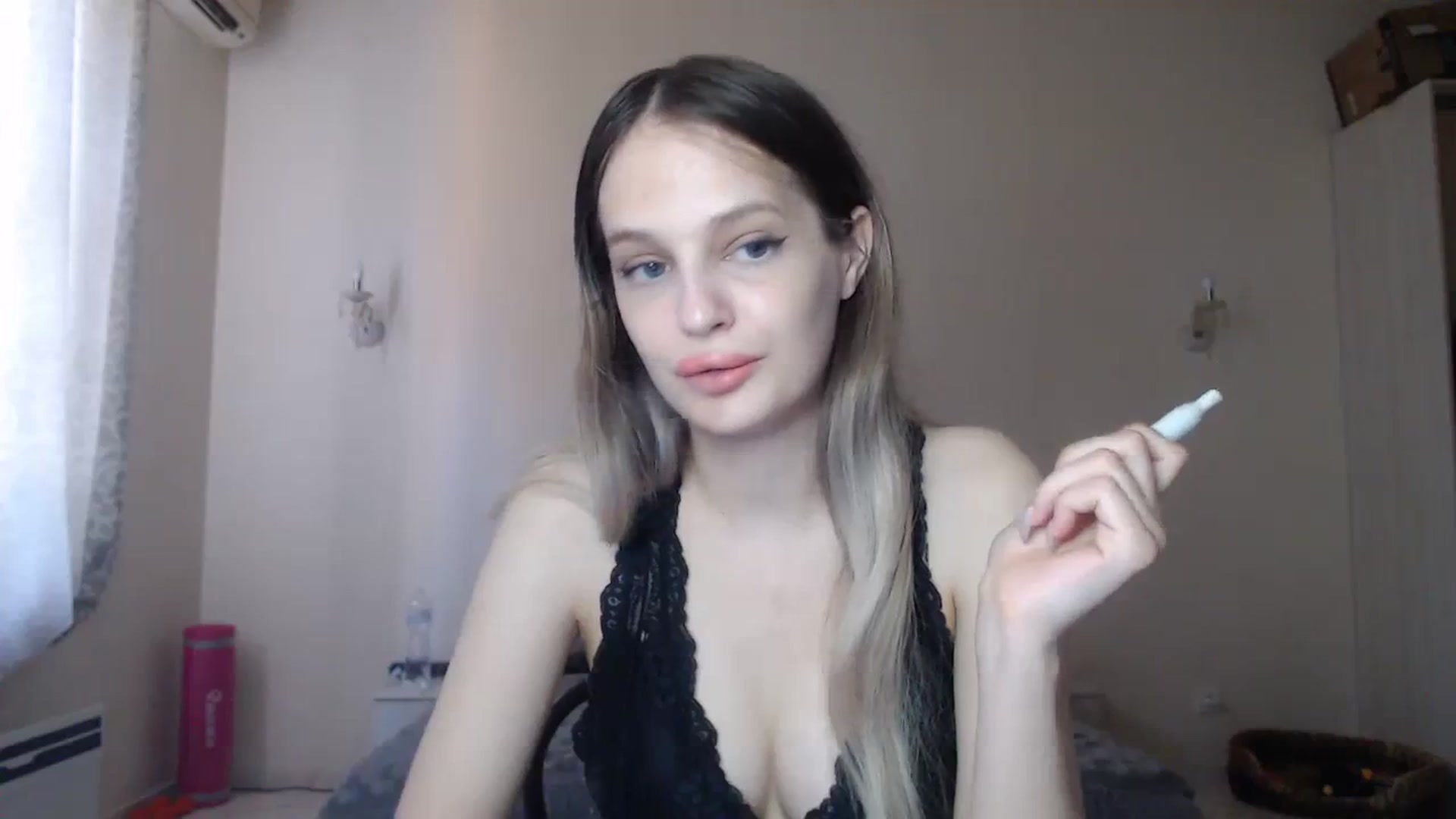 Gallery image thumbnail from Lola_vi's myfreecams stream on, 08/28/2023, 10:55 image 16 of 20
