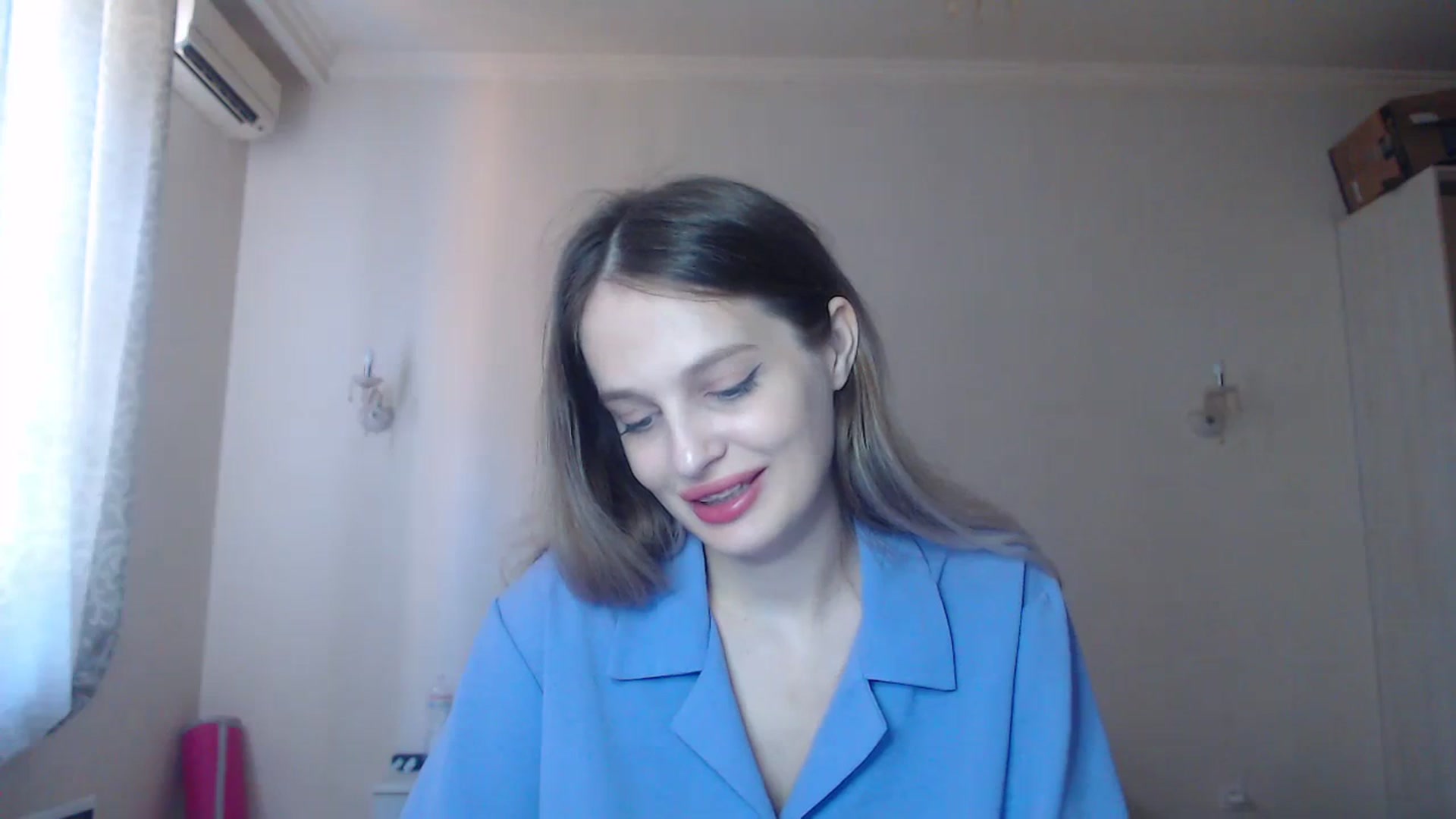 Gallery image thumbnail from Lola_vi's myfreecams stream on, 08/29/2023, 10:11 image 5 of 20
