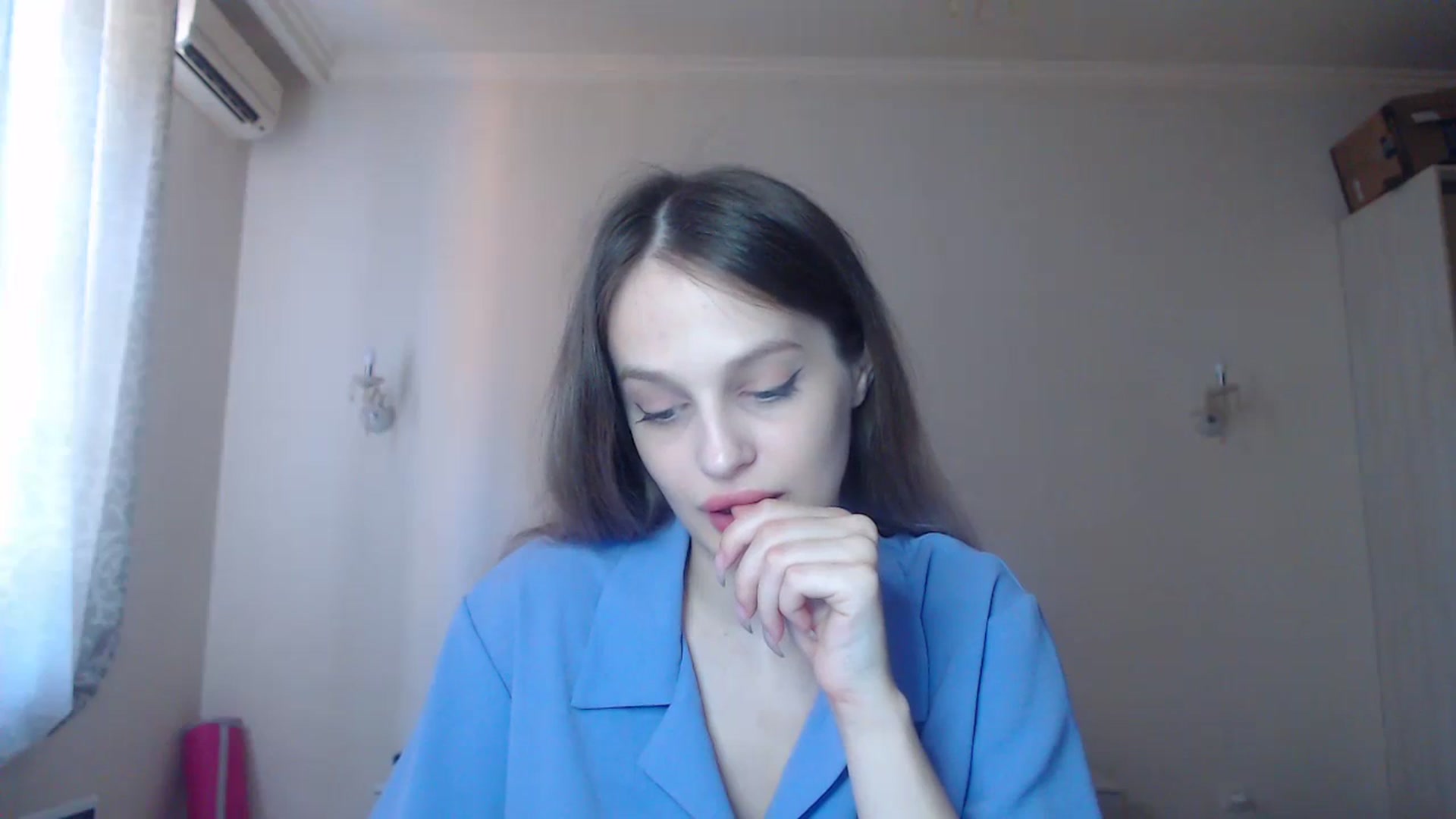 Gallery image thumbnail from Lola_vi's myfreecams stream on, 08/29/2023, 10:11 image 10 of 20