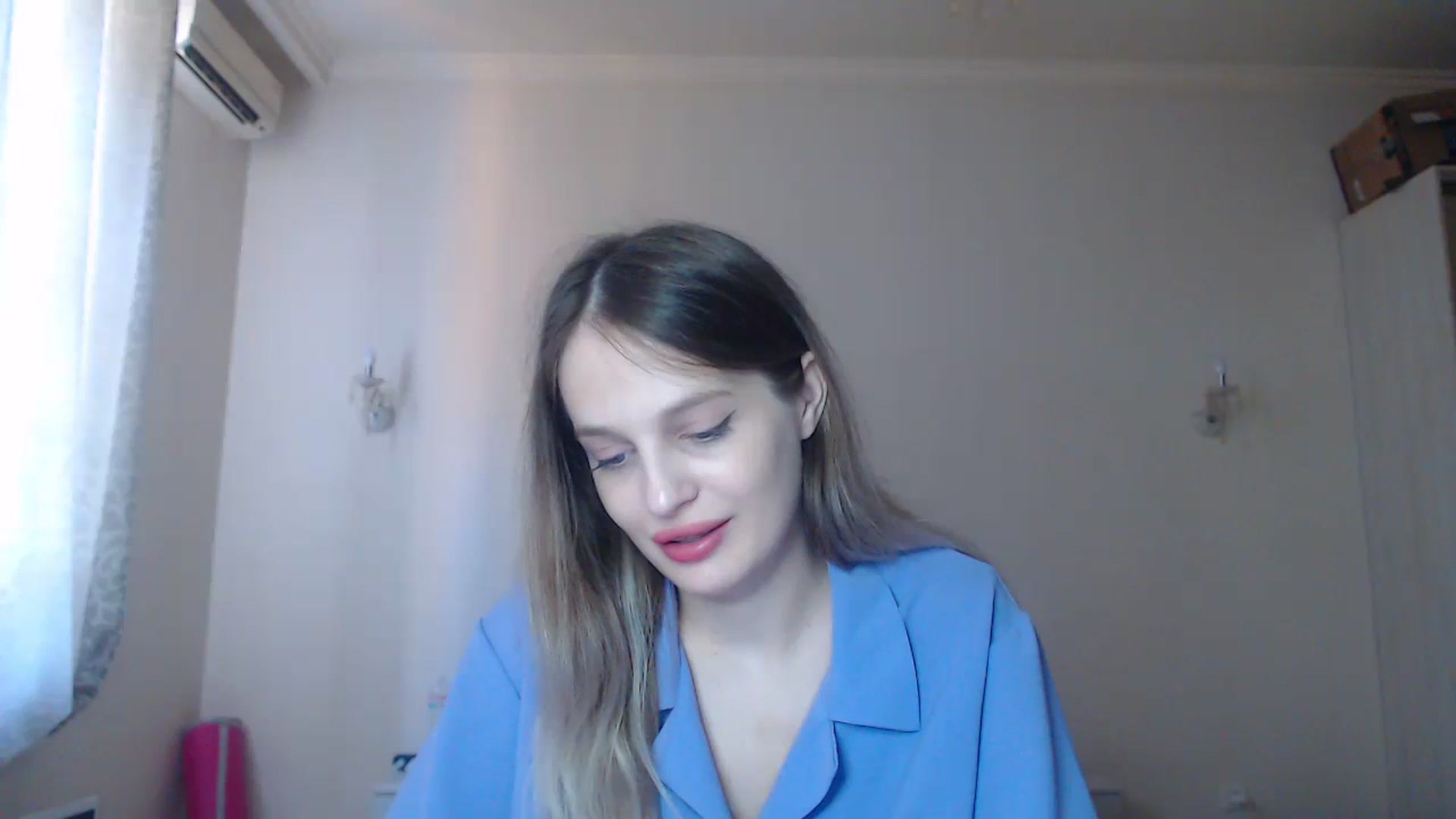 Gallery image thumbnail from Lola_vi's myfreecams stream on, 08/29/2023, 10:11 image 18 of 20