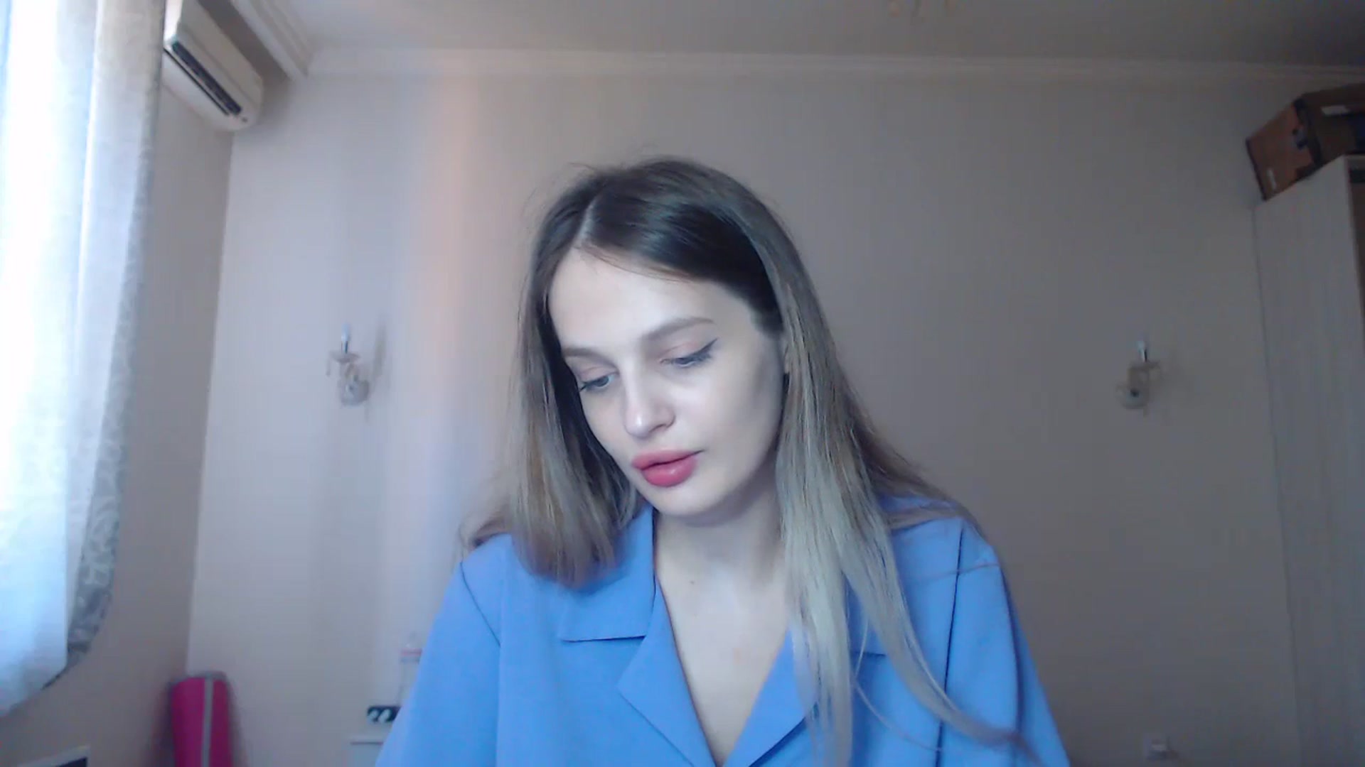 Gallery image thumbnail from Lola_vi's myfreecams stream on, 08/29/2023, 10:11 image 8 of 20