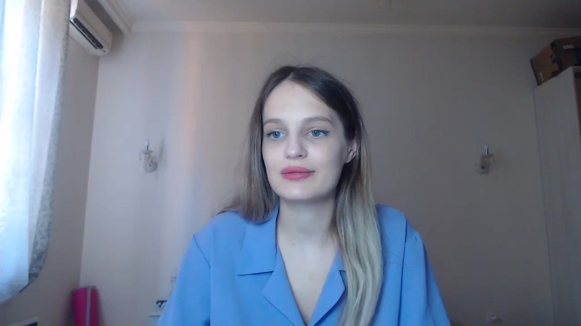 Gallery image thumbnail from Lola_vi's myfreecams stream on, 08/29/2023, 10:11 image 4 of 20