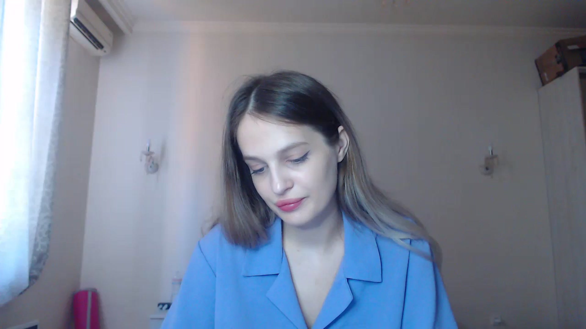 Gallery image thumbnail from Lola_vi's myfreecams stream on, 08/29/2023, 10:11 image 6 of 20