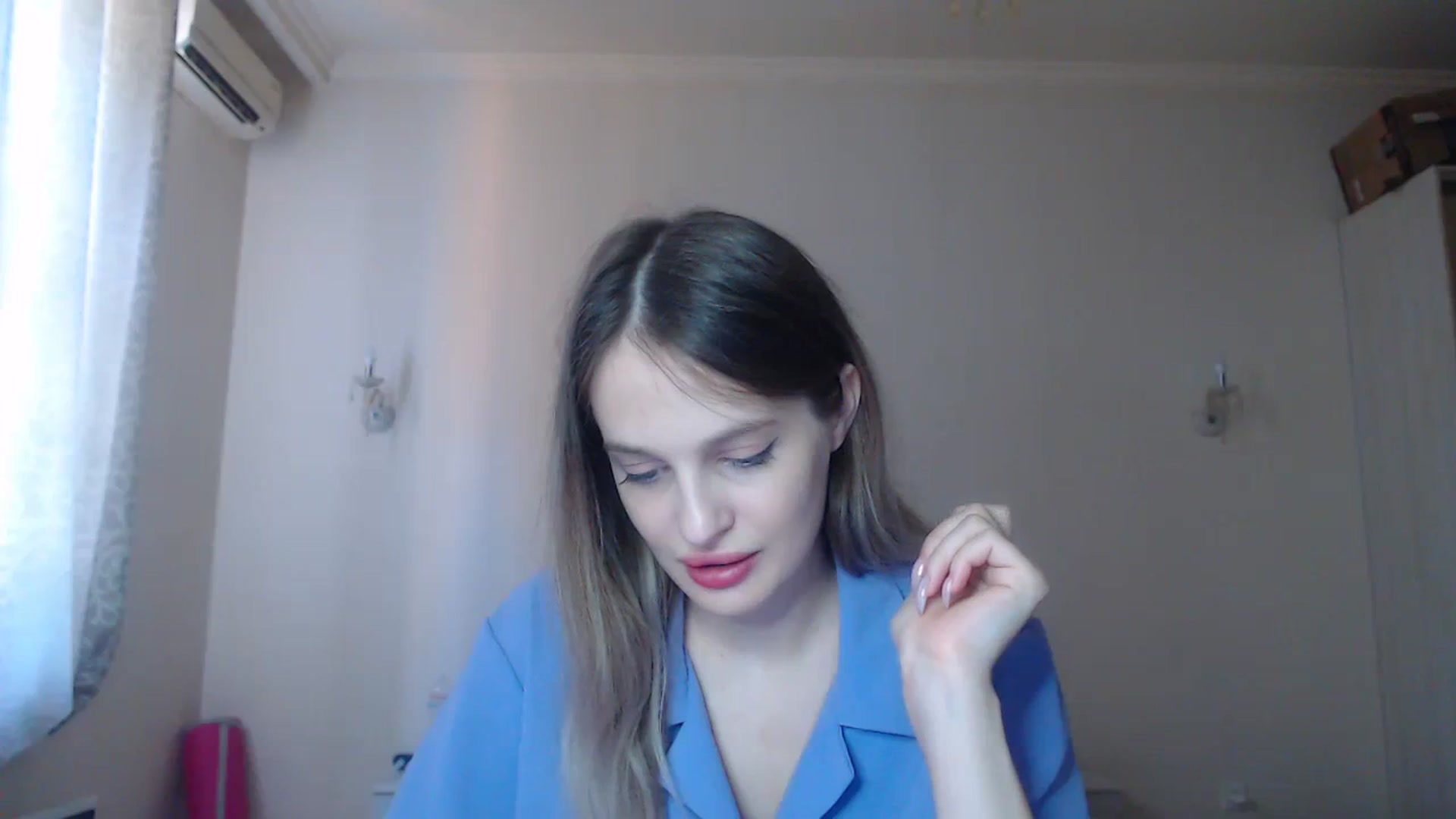 Gallery image thumbnail from Lola_vi's myfreecams stream on, 08/29/2023, 10:11 image 16 of 20