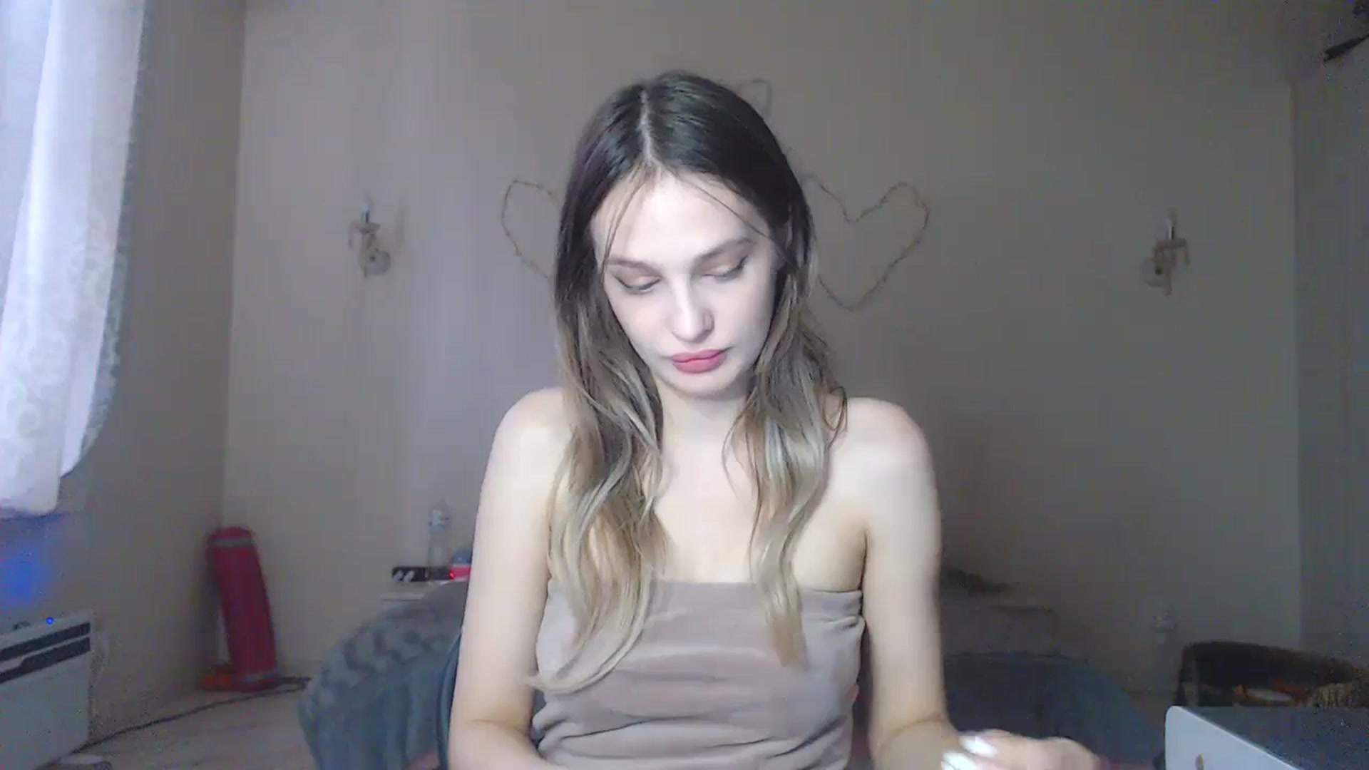 Gallery image thumbnail from Lola_vi's myfreecams stream on, 12/01/2023, 13:13 image 14 of 20