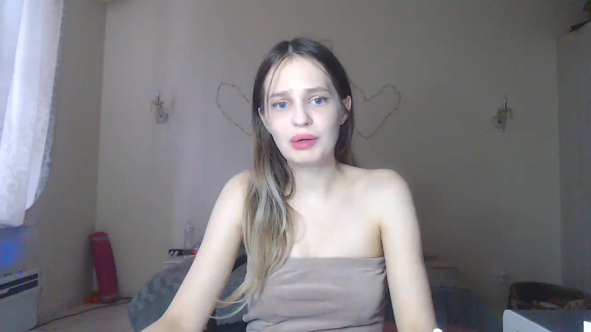 Gallery image thumbnail from Lola_vi's myfreecams stream on, 12/01/2023, 13:13 image 8 of 20