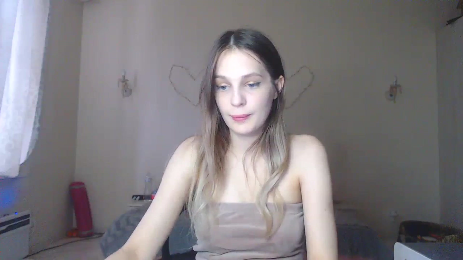 Gallery image thumbnail from Lola_vi's myfreecams stream on, 12/01/2023, 13:13 image 6 of 20