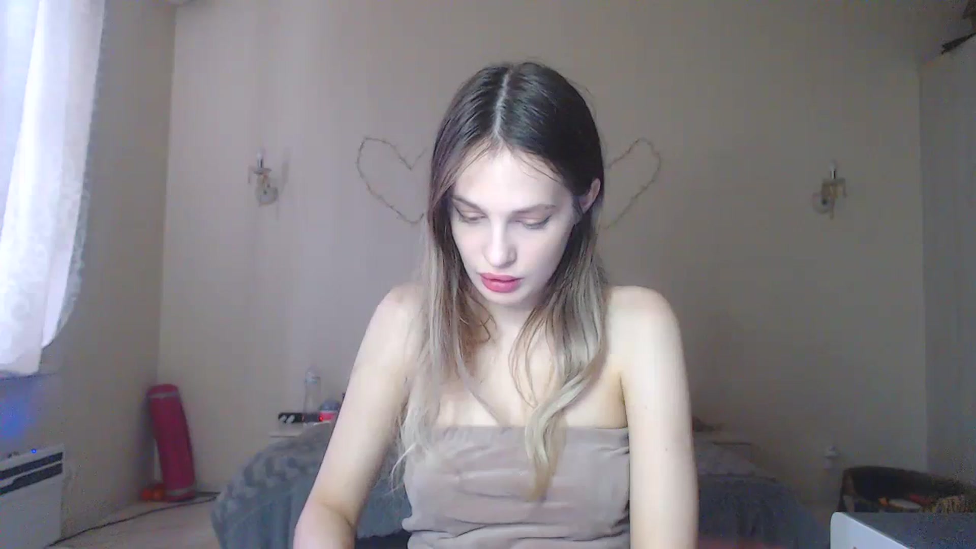 Gallery image thumbnail from Lola_vi's myfreecams stream on, 12/01/2023, 13:13 image 4 of 20