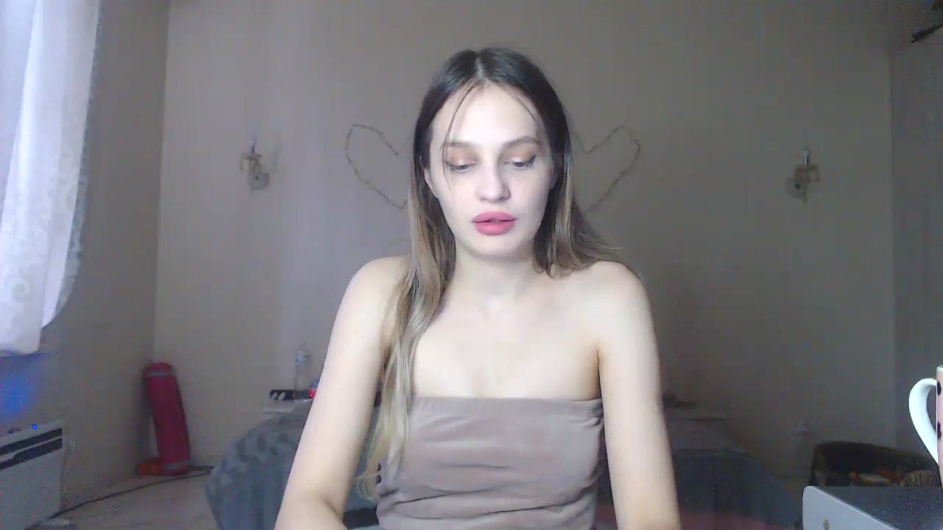 Gallery image thumbnail from Lola_vi's myfreecams stream on, 12/01/2023, 13:13 image 12 of 20