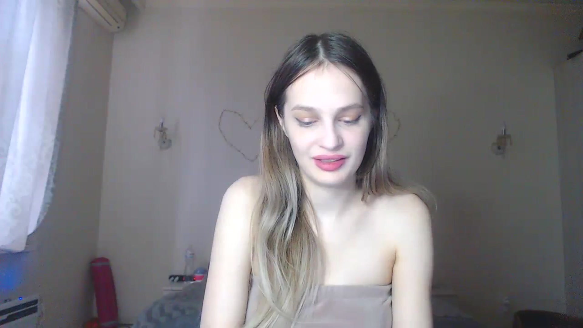 Gallery image thumbnail from Lola_vi's myfreecams stream on, 12/01/2023, 13:13 image 19 of 20