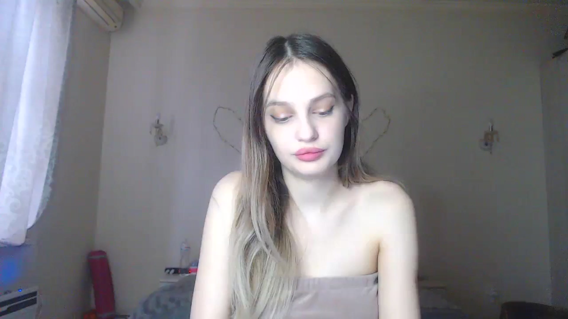 Gallery image thumbnail from Lola_vi's myfreecams stream on, 12/01/2023, 13:13 image 16 of 20