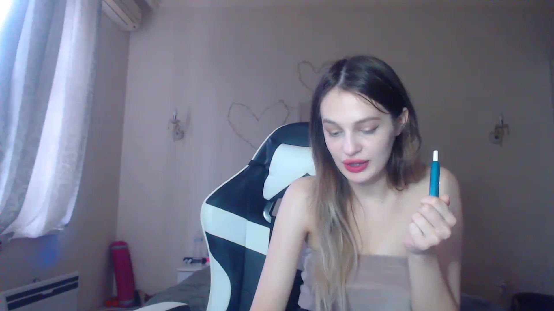 Gallery image thumbnail from Lola_vi's myfreecams stream on, 12/17/2023, 12:50 image 20 of 20